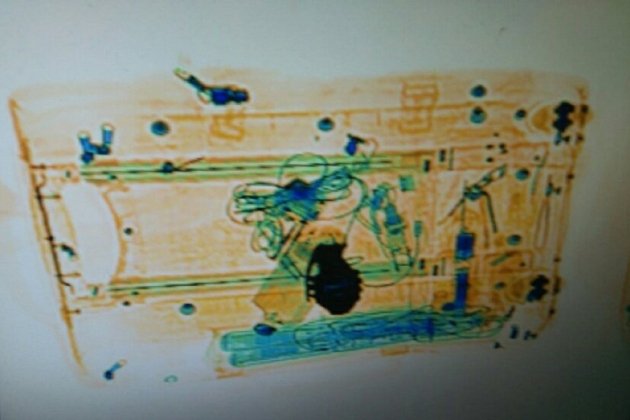 hebilla ciño falsa alarma bomba estacio santos foto mossos|mozos