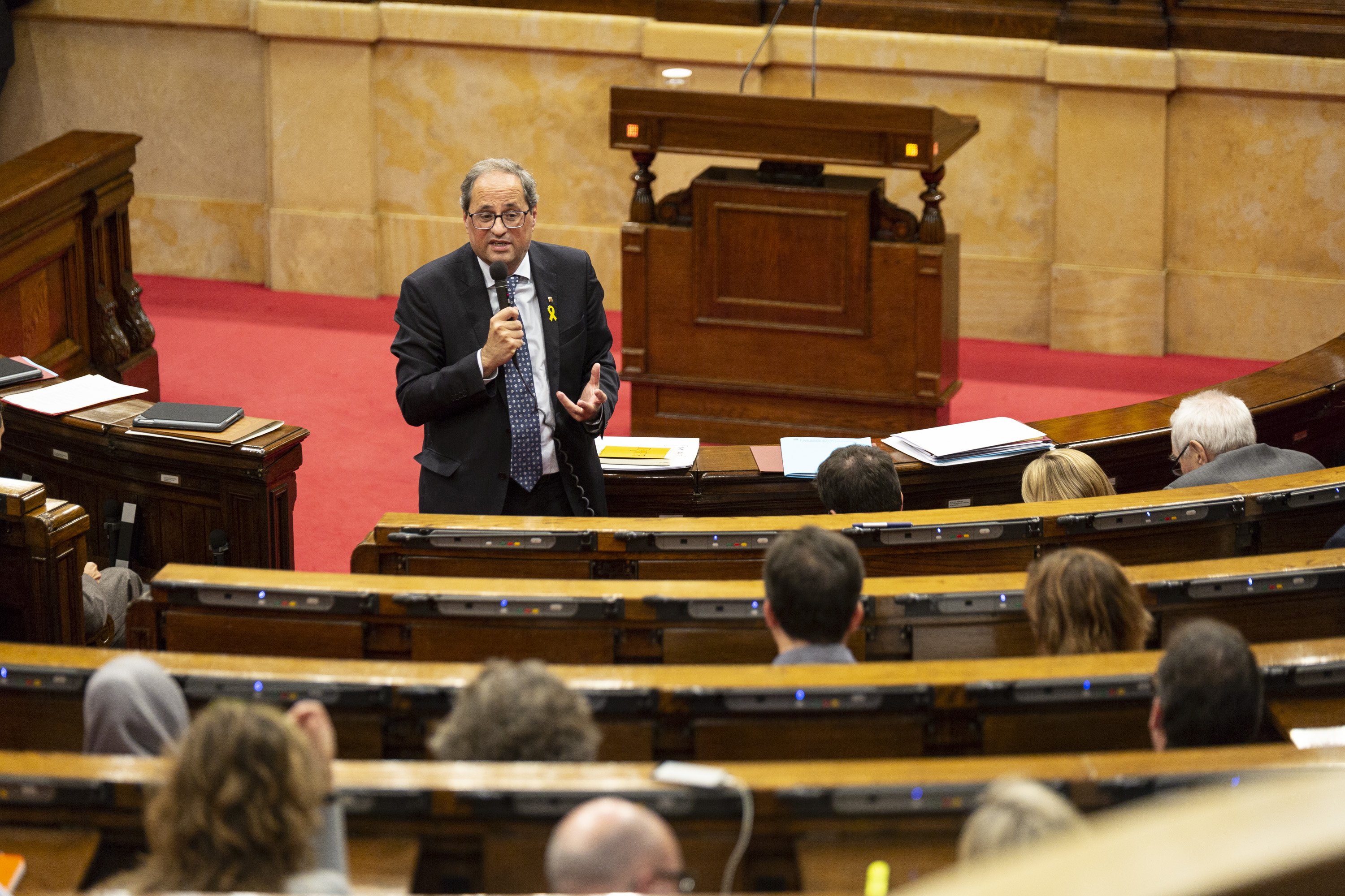 La taula de diàleg de Torra es posa en marxa amb tres cadires buides