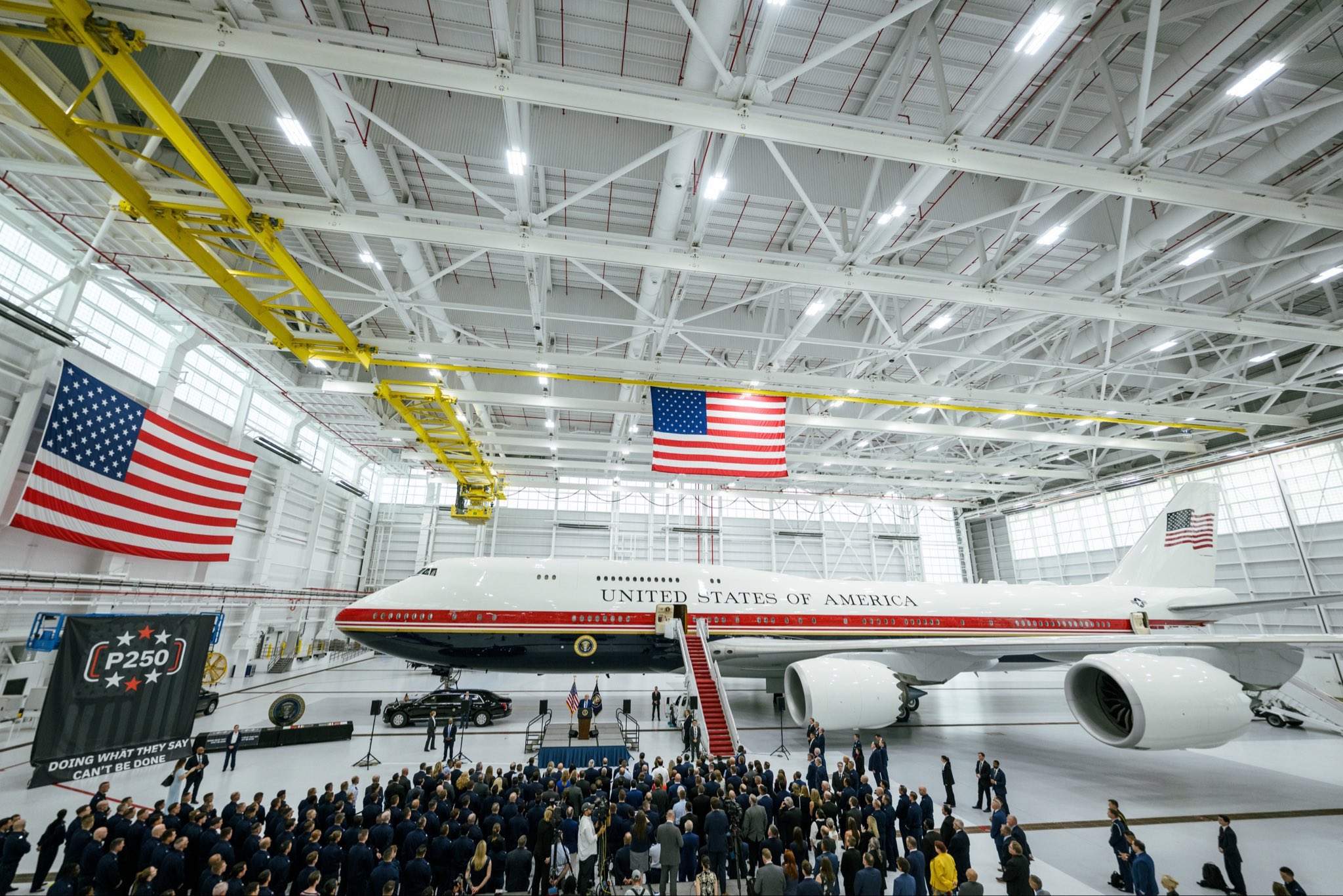 La nueva "Casa Blanca voladora": Trump despide un símbolo de EE. U y estrena el lujoso Air Force One de Catar