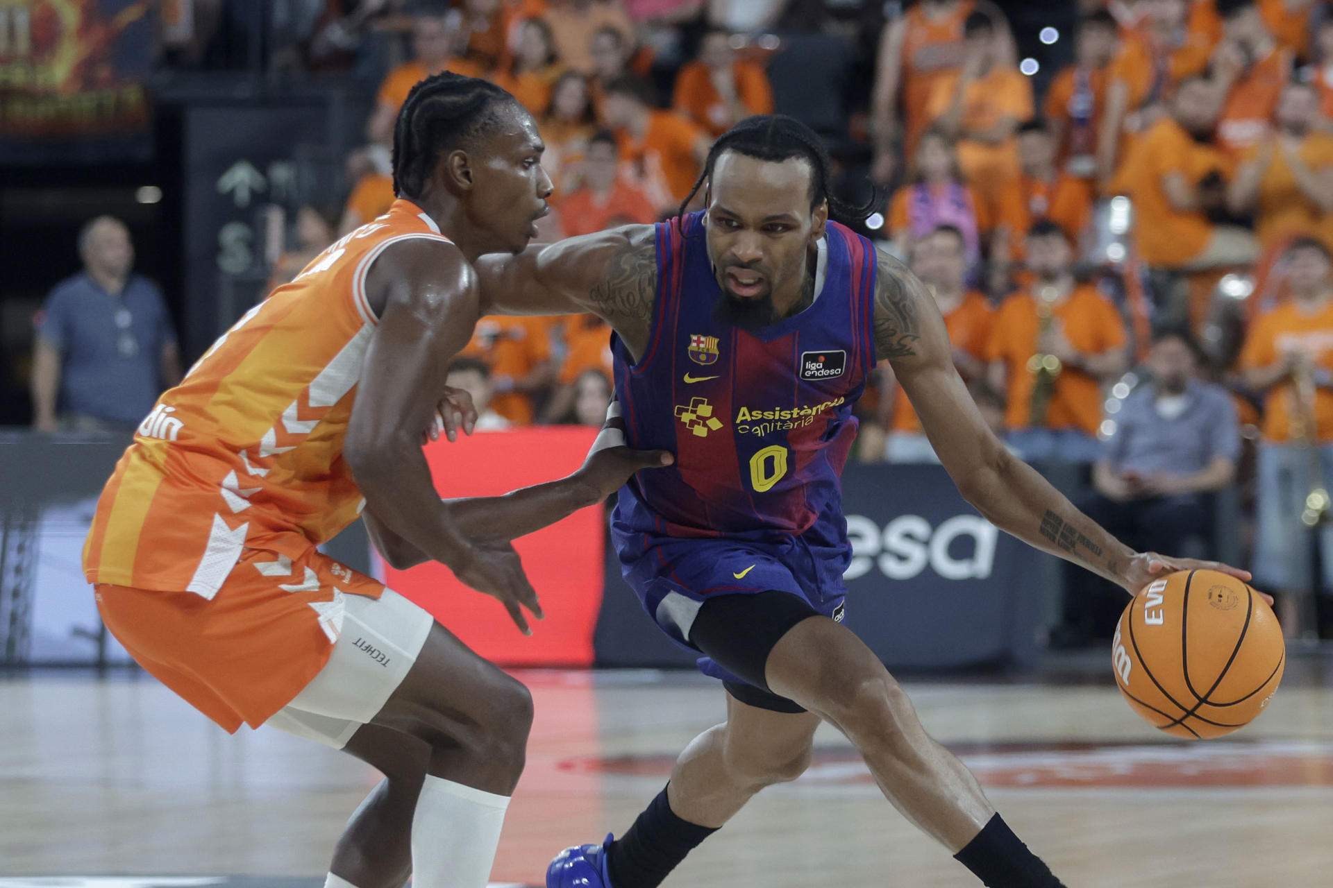 El Barça de bàsquet naufraga davant el València (102-75) i la final s'iguala abans del Palau Blaugrana