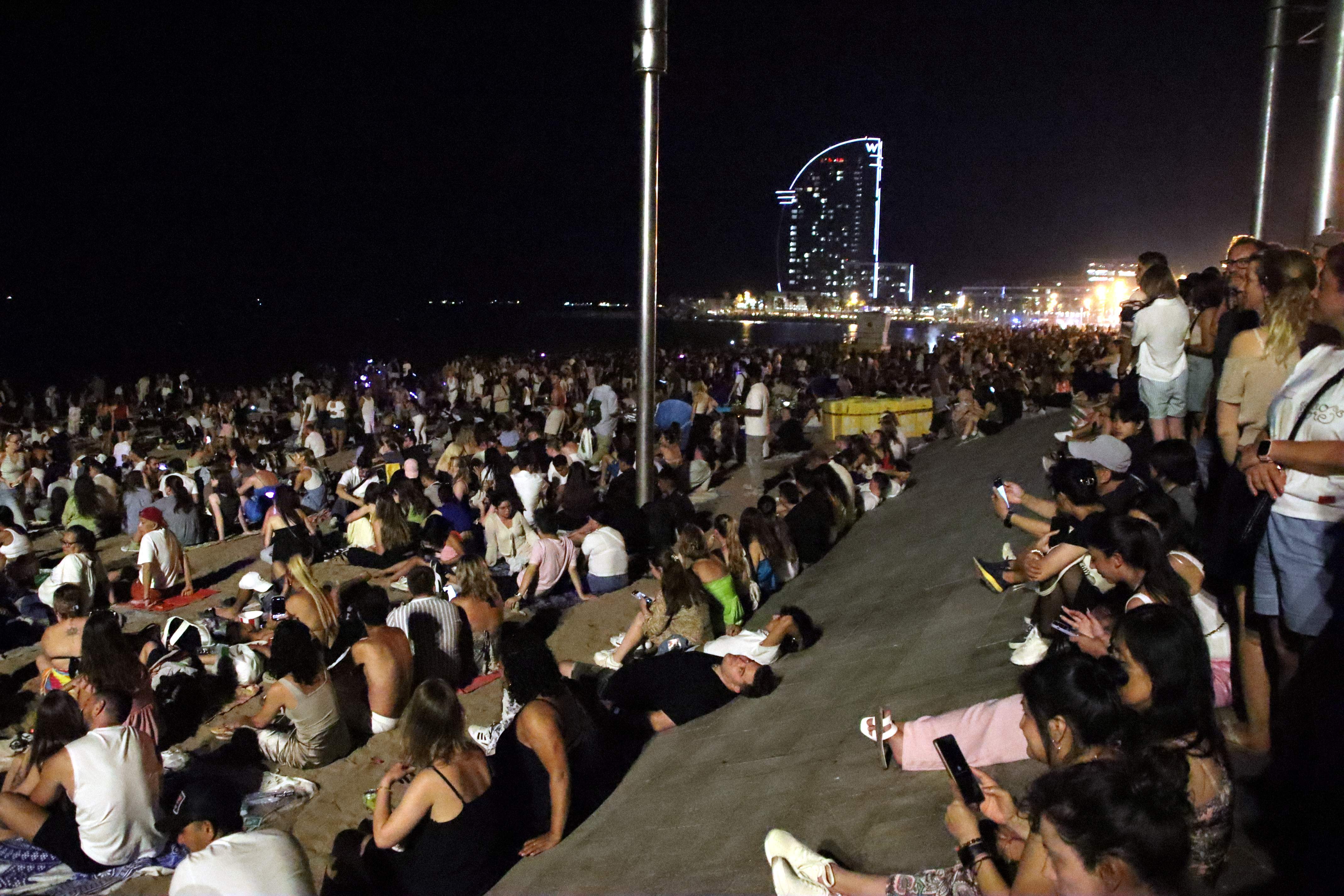 Barcelona estrena cámaras de vigilancia en las playas para un Sant Joan marcado por el calor y la seguridad
