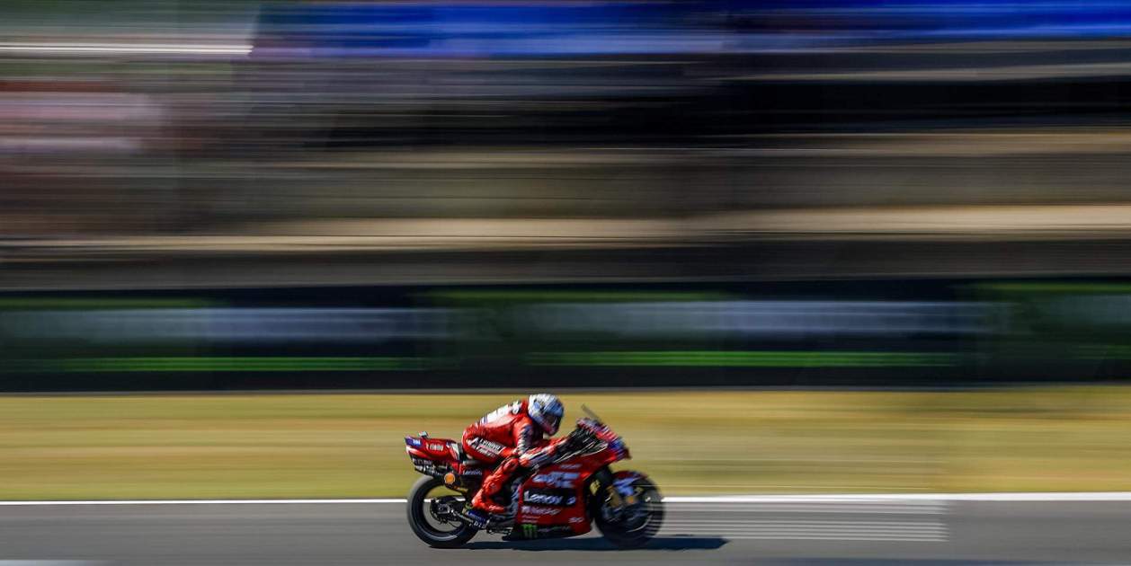 Un Marc Márquez magistral conquista Brno y recupera más terreno en el Mundial