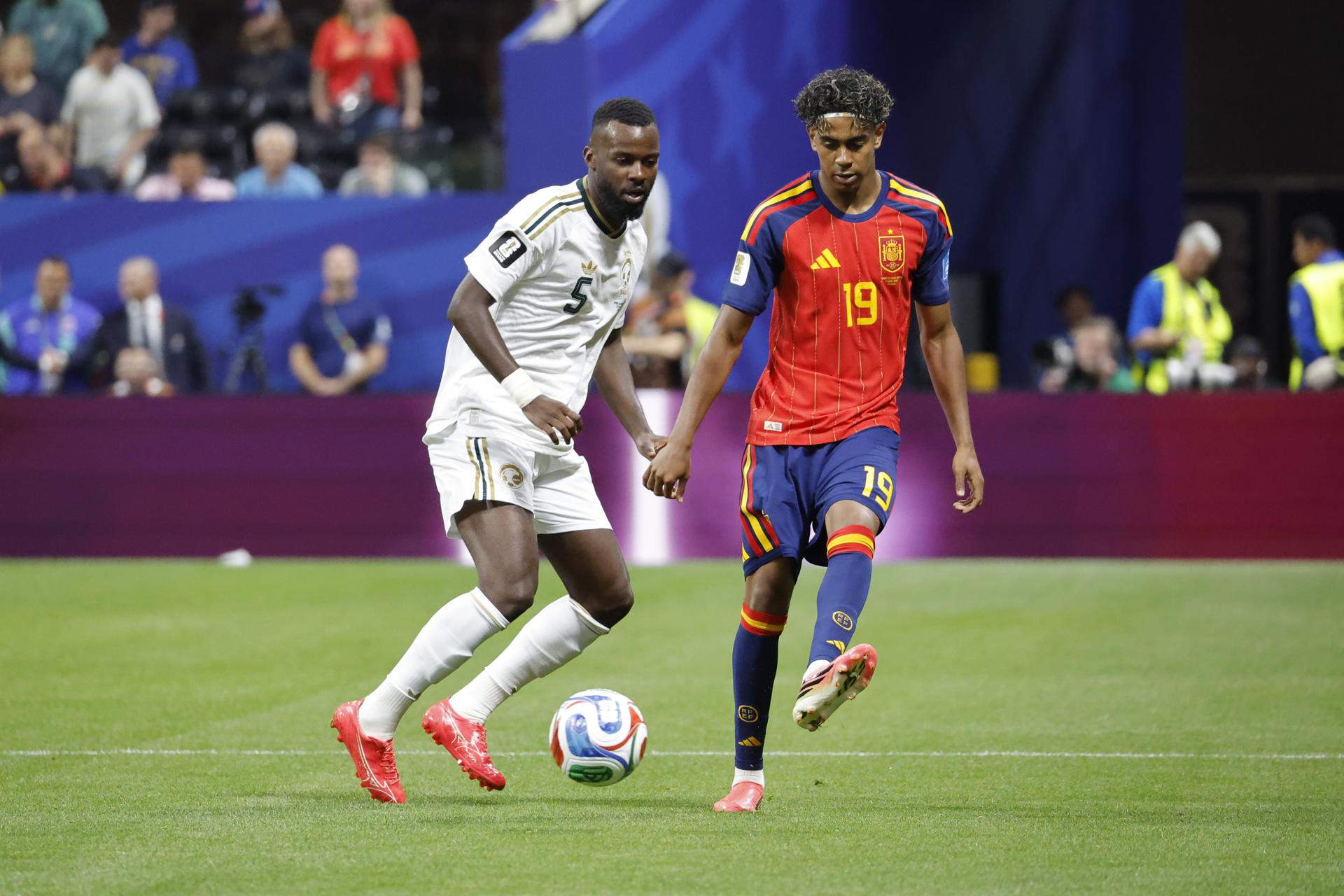 Lamine Yamal ha estat dels primers a saber que el Barça ha tancat el fitxatge per 5 temporades