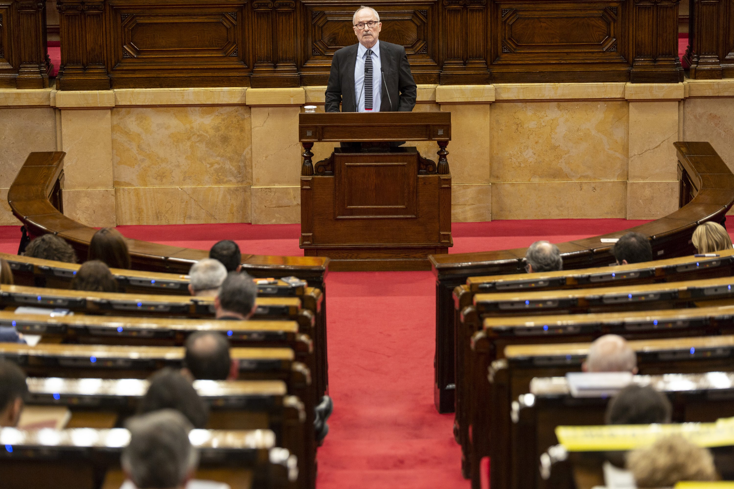 El síndic denuncia l’existència de “presos polítics”, entre crítiques de l'oposició