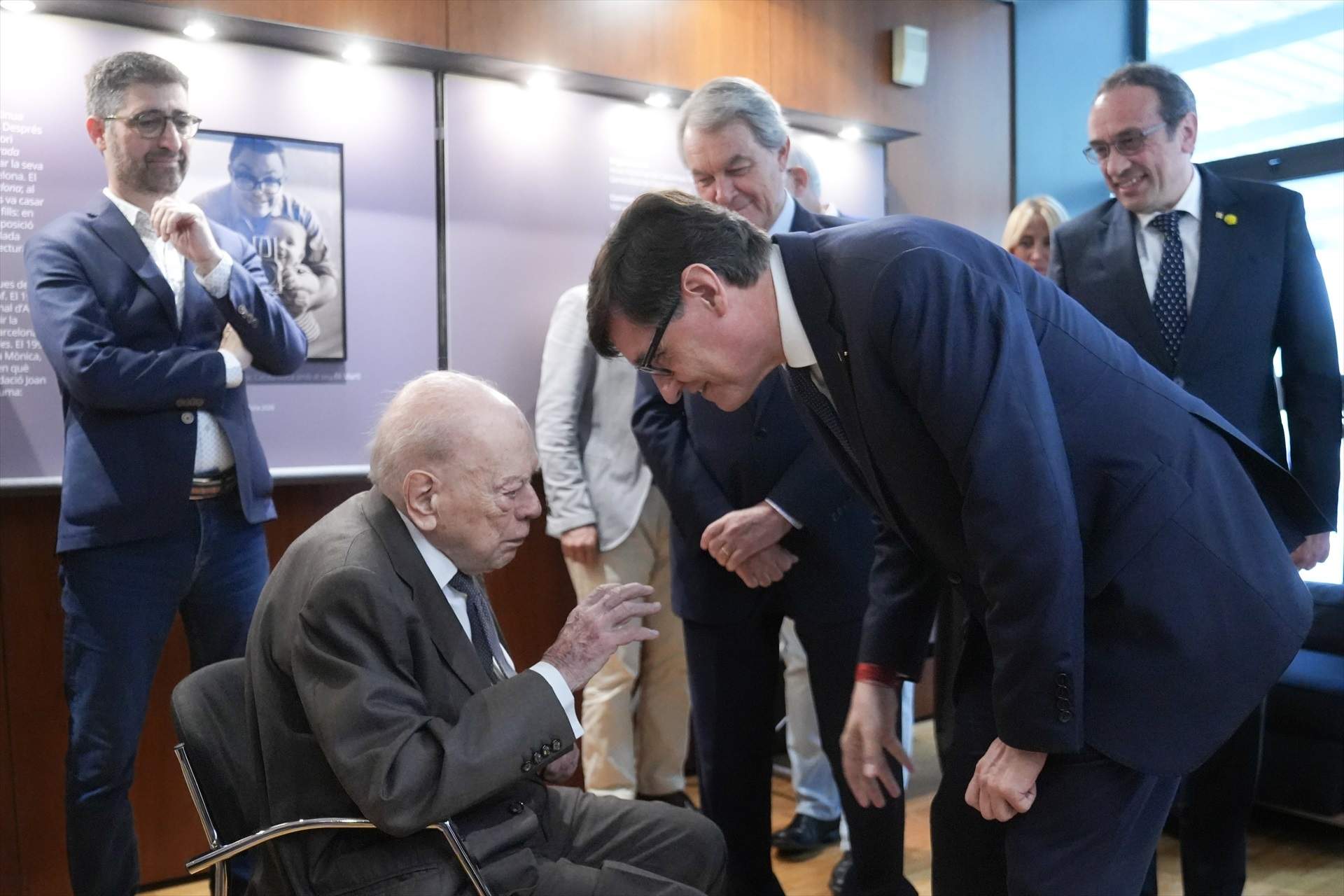 Reconeixement d'Illa a Convergència i a Pujol: "Catalunya deu molt a CDC. Sense CDC no seria el país que és"