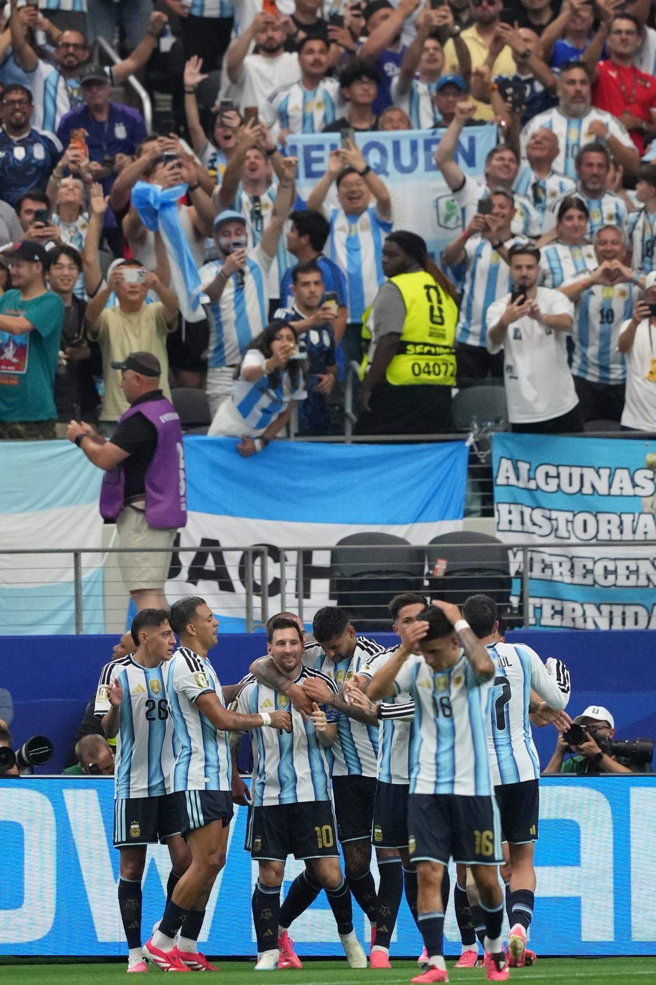 Un Messi llegendari lidera el triomf de l'Argentina contra Àustria (2-0)