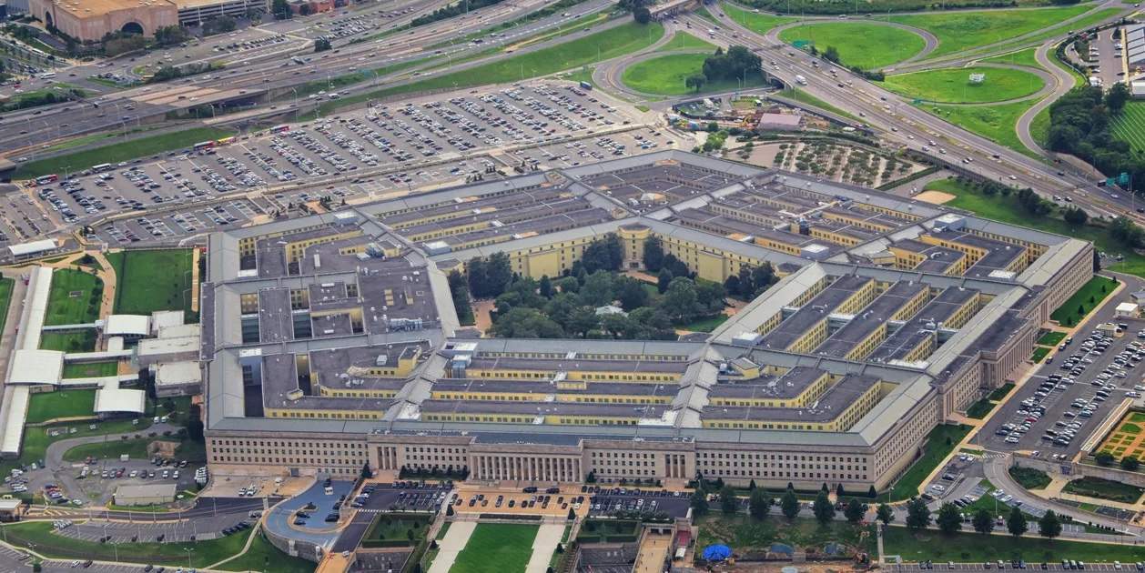 Els seus xips ja no es fabriquen: el pla del Pentàgon per salvar els seus portaavions nuclears