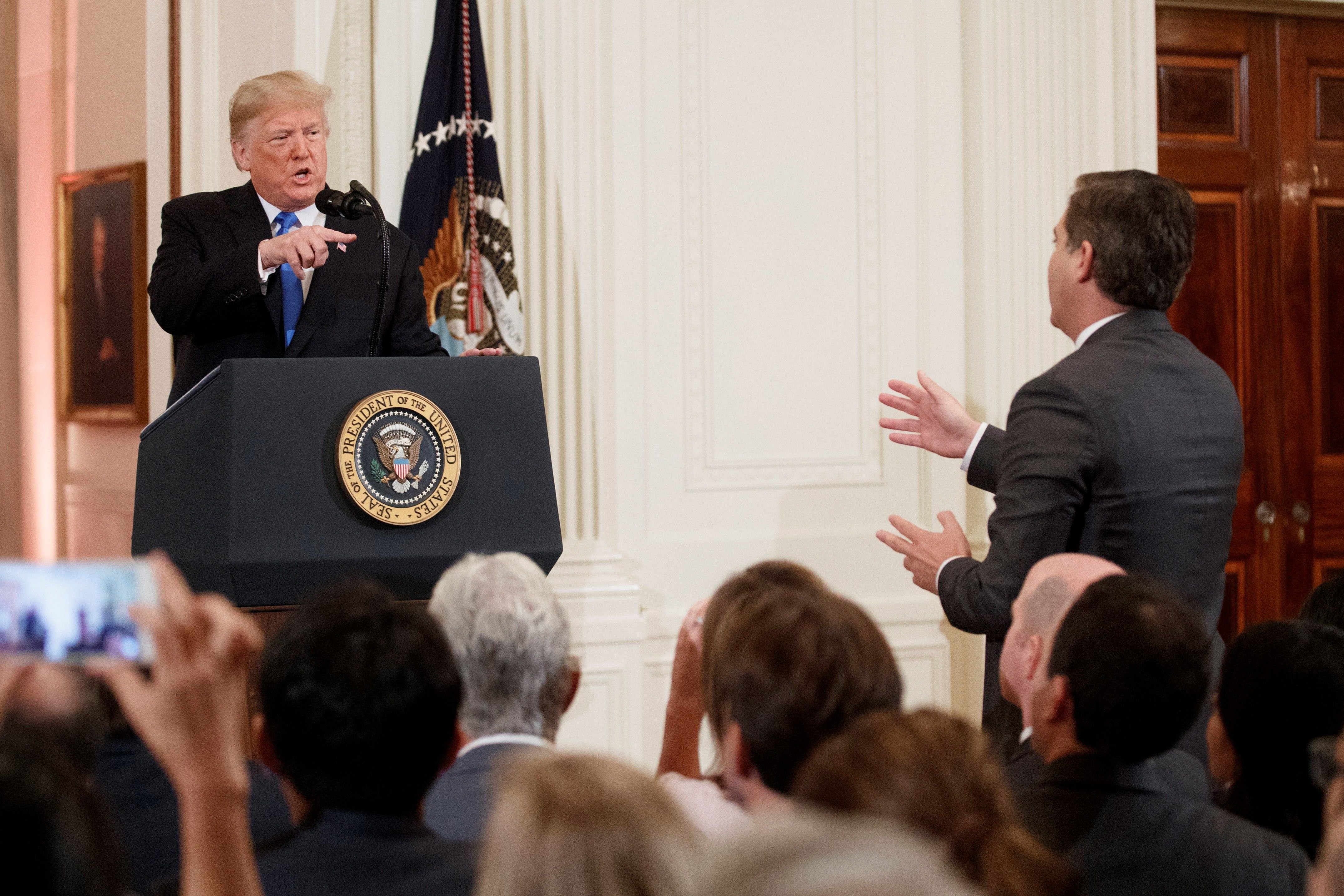 VÍDEO: Así ataca Trump a un periodista de la CNN