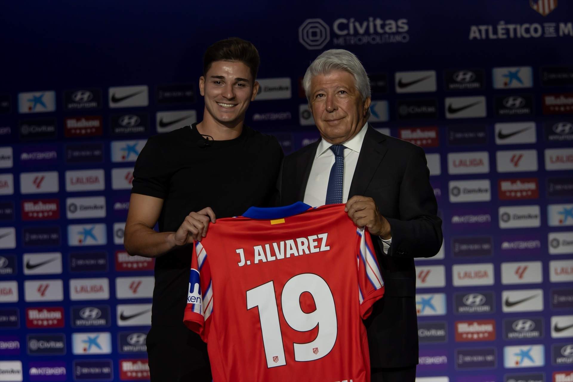 L’hemeroteca gira contra l’Atlètic de Madrid per la possible denúncia al Barça pel cas Julián Álvarez