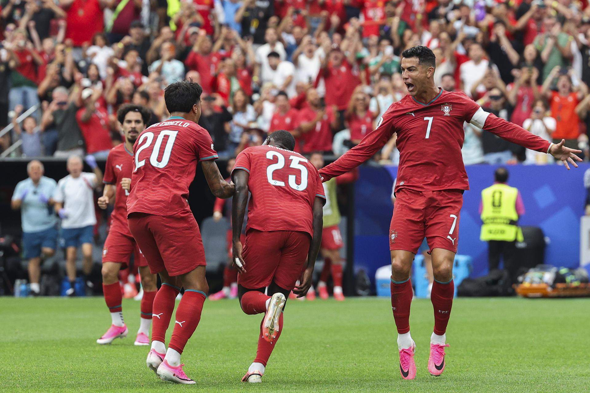 Portugal recupera el somriure contra l’Uzbekistan (5-0) amb un doblet històric de Cristiano Ronaldo
