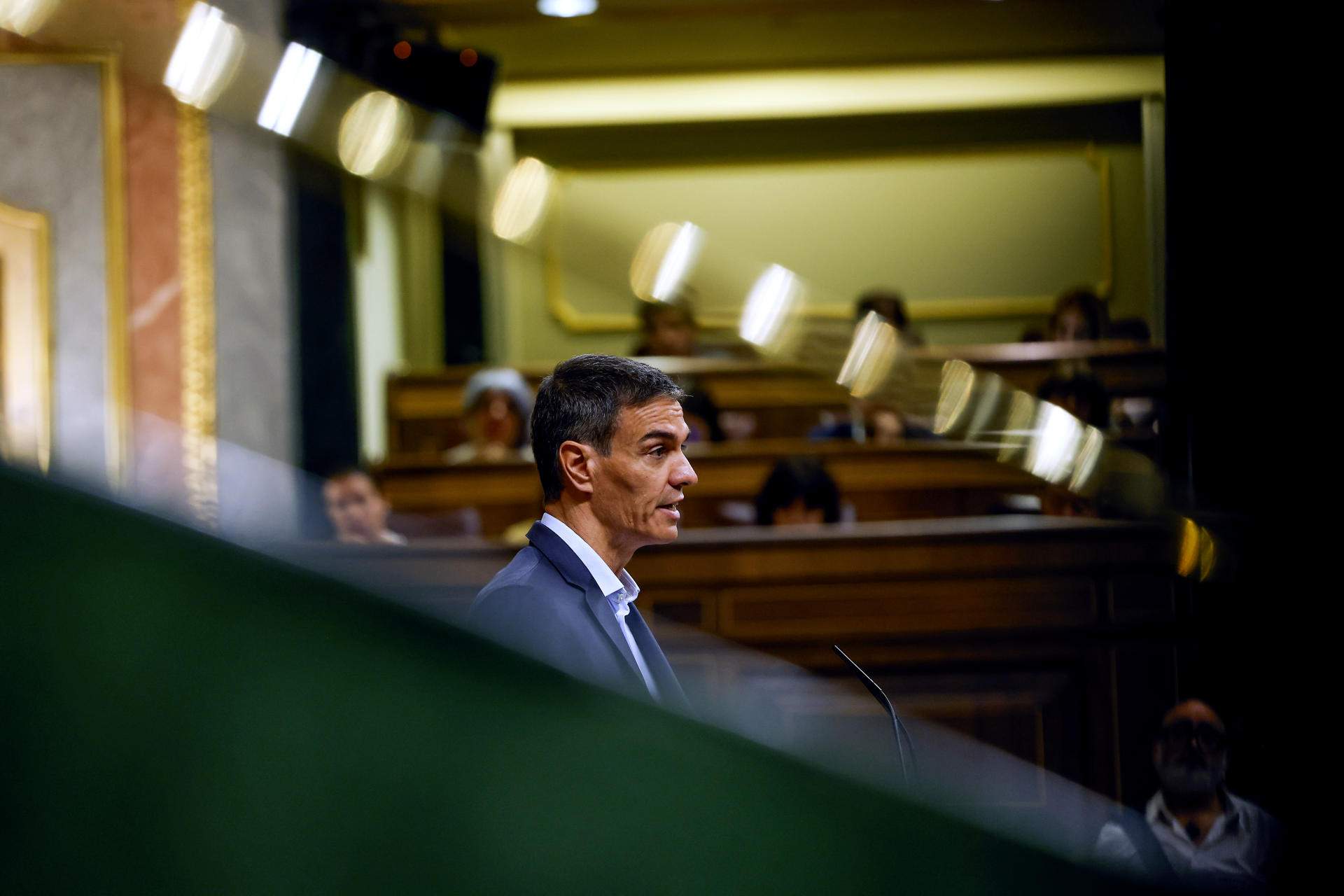 Sánchez admet la corrupció d’Ábalos, atribueix els casos familiars al lawfare i deixa Zapatero en els llimbs