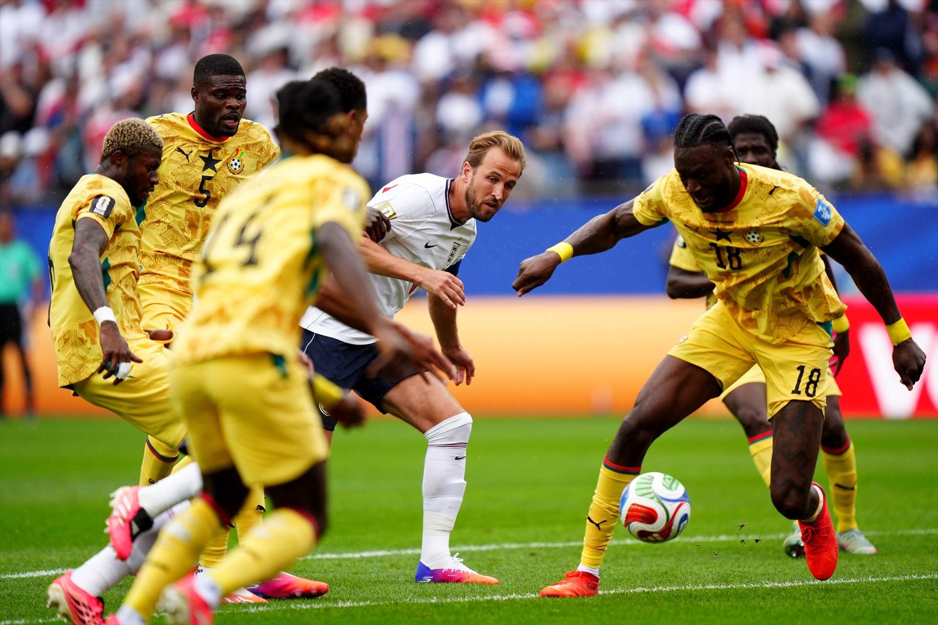 Pinchazo de Inglaterra contra Ghana, fiesta colombiana y eliminación de Panamá