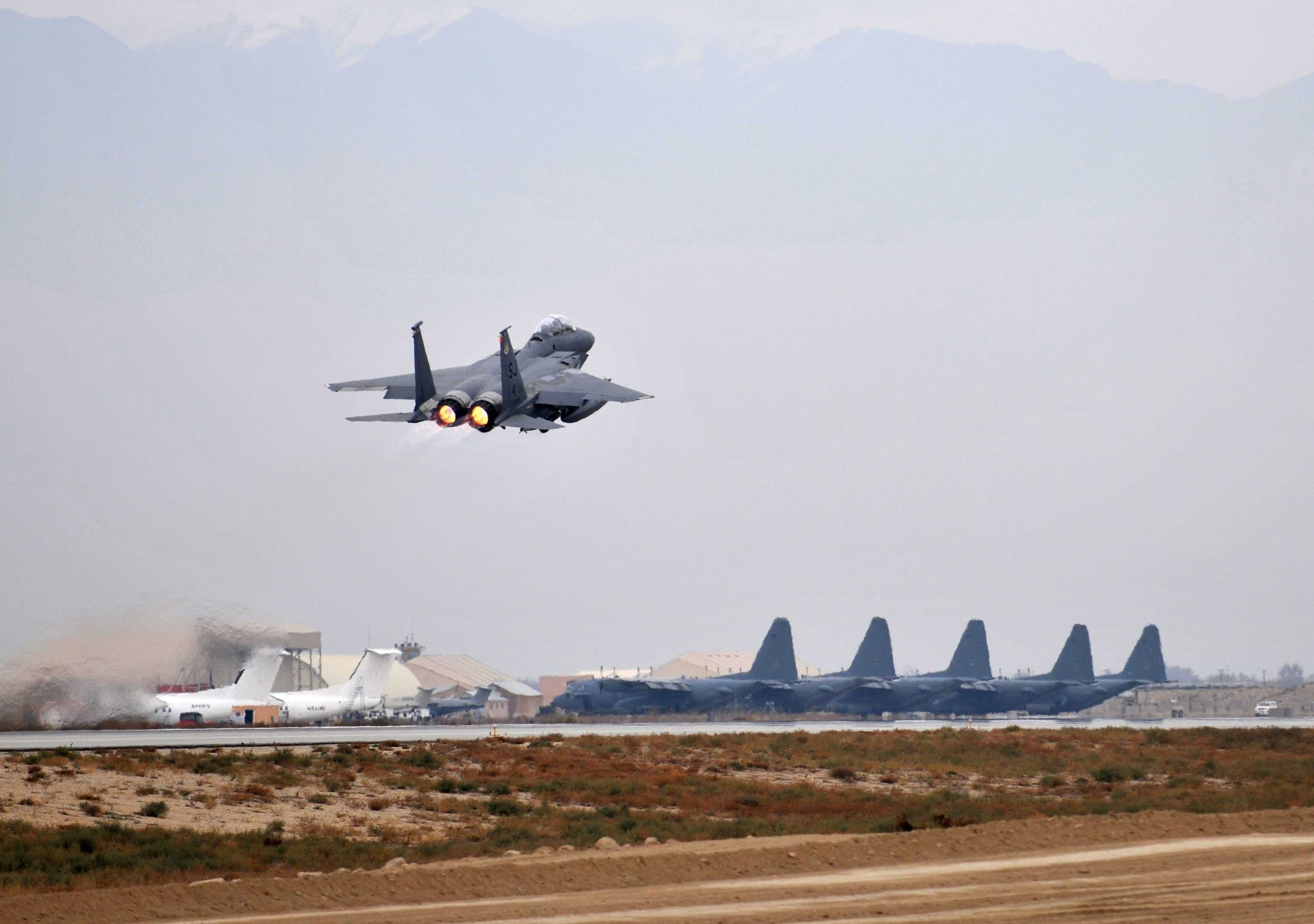 4 muertos en un ataque a una base norteamericana en Afganistán