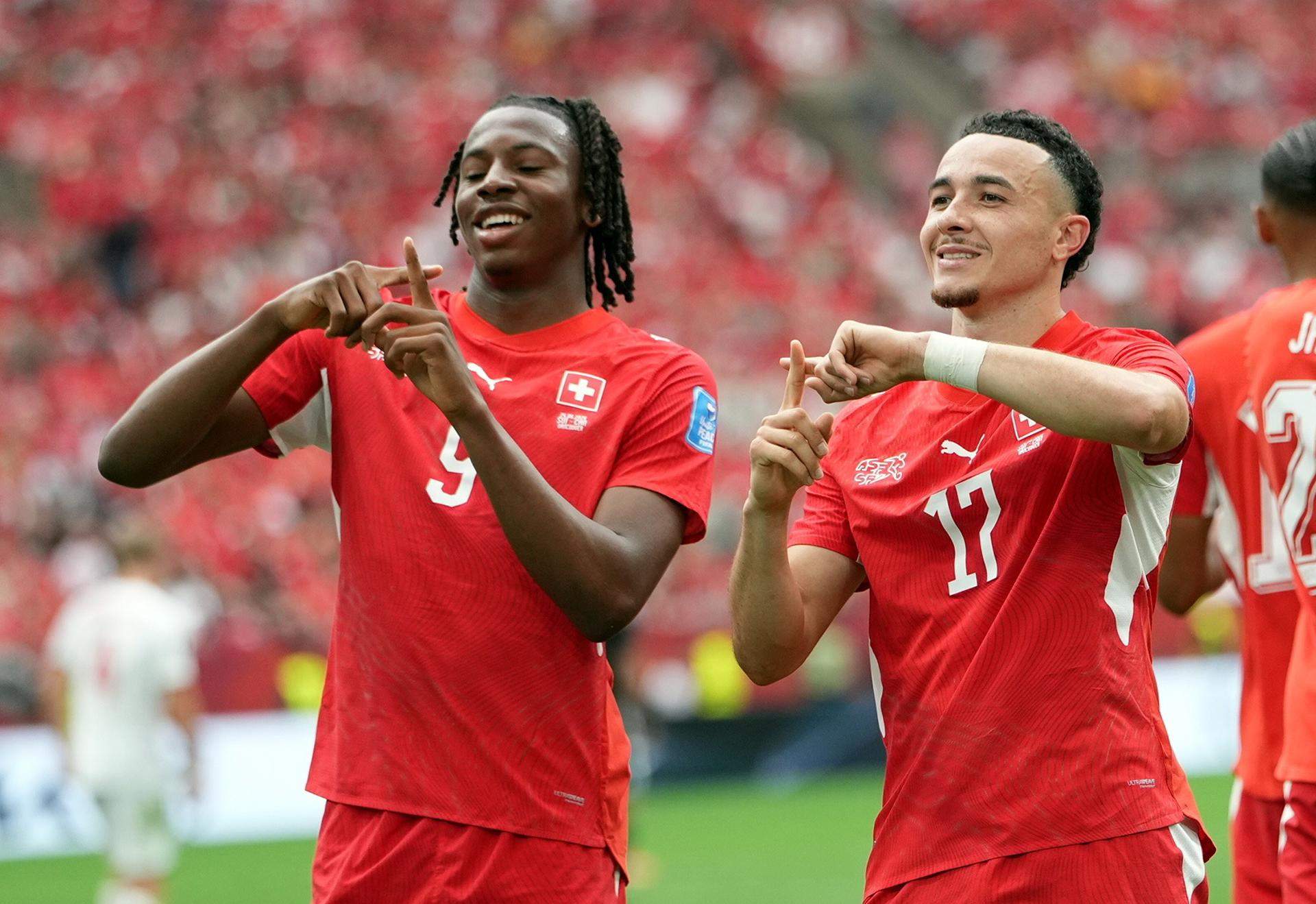 Suïssa i Canadà avancen amb pas ferm i Julen Lopetegui s'acomiada del Mundial