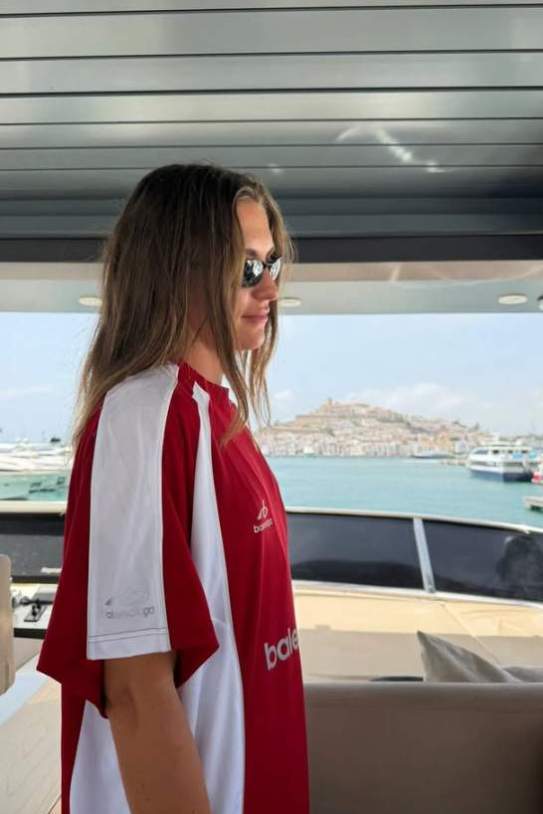 Alèxia Putellas, de vacances, en un iot per Eivissa IG