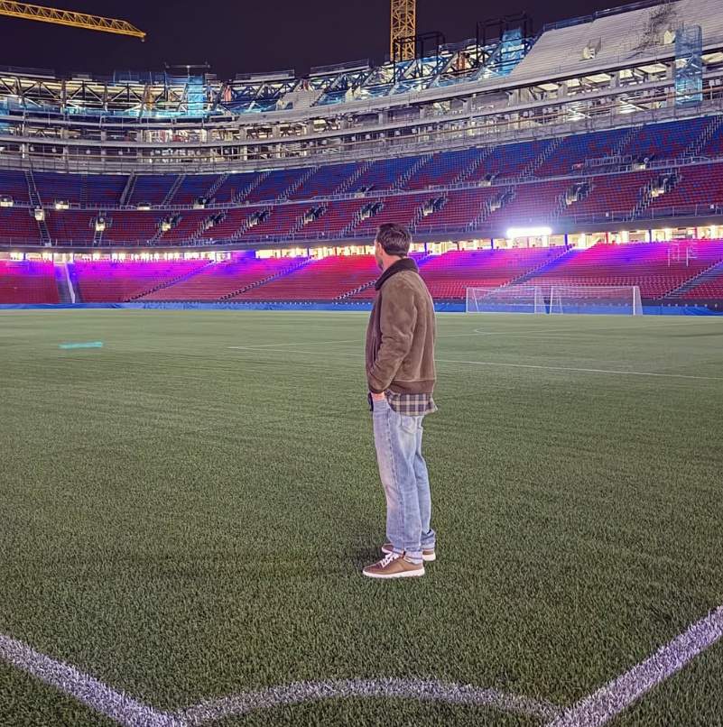 Leo Messi, el dia que va visitar el nou Camp Nou de nit IG