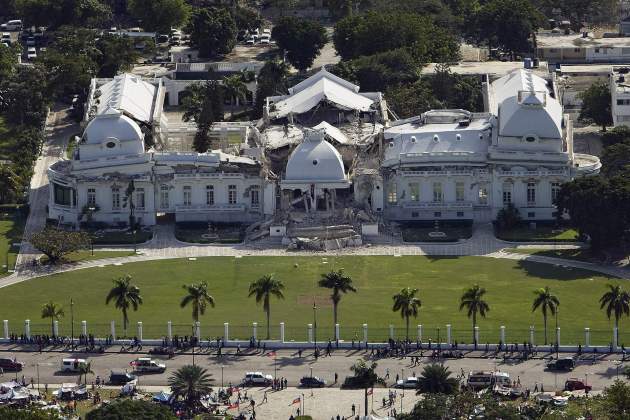 El Palau Nacional d'Haití, destruït pel terratrèmol / Logan Abassi