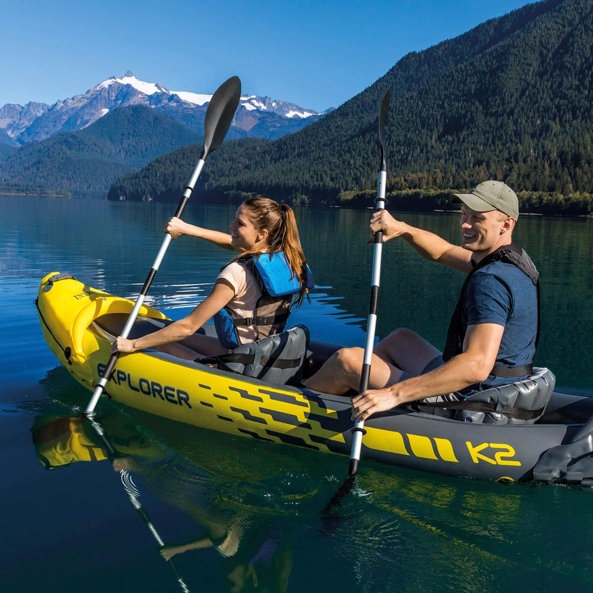 De diez minutos para inflarlo a navegar por dos: el kayak Intex para quien quiere el agua sin remolque