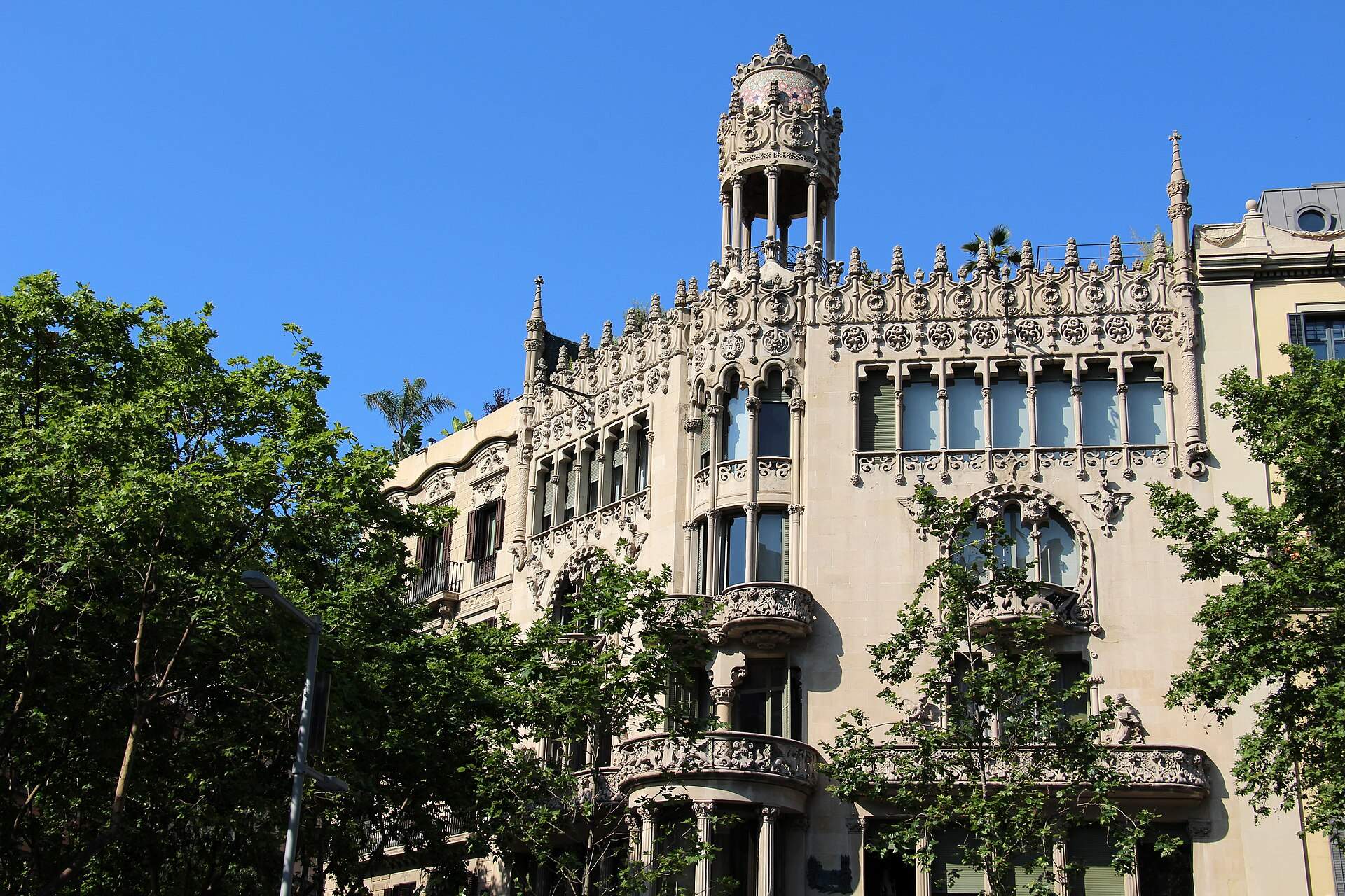 La Casa Lleó Morera, obra de Domènech i Montaner en el paseo de Gràcia, reabrirá al público