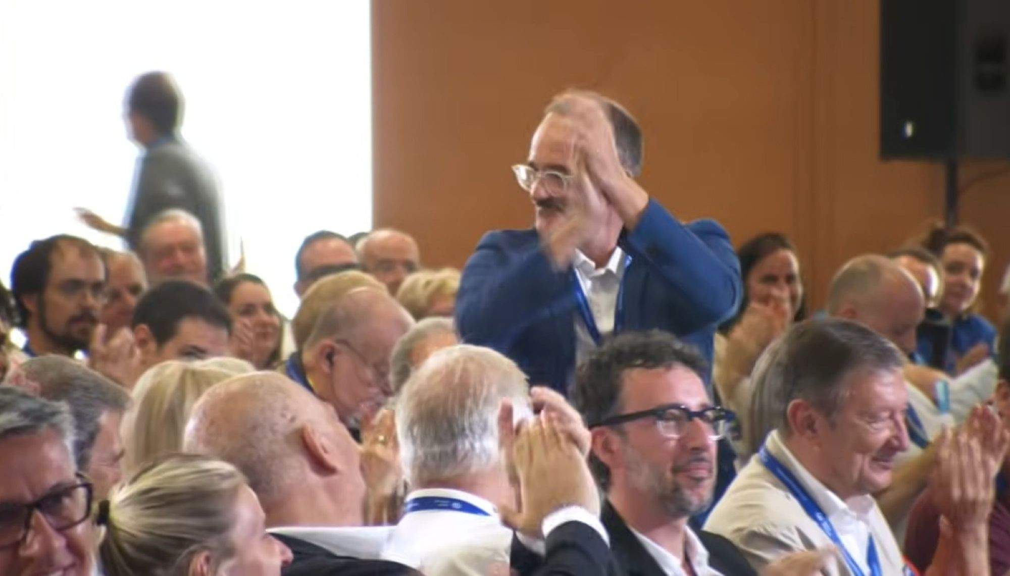 El dirigent del PSC que triomfa al congrés del PP: "Venint aquí has demostrat tenir el que s'ha de tenir"