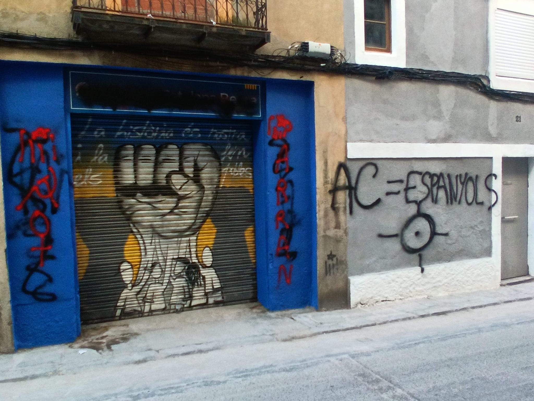 Vandalitzen la nova seu d’Aliança Catalana a Berga hores després de la seva inauguració