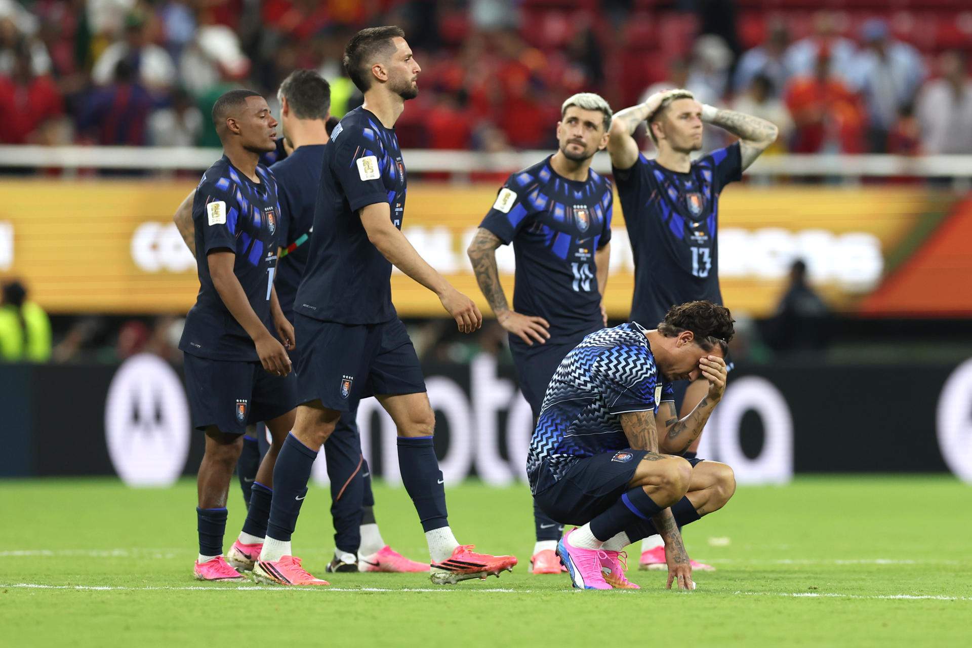 El polèmic càstig de l'Uruguai: cancel·la el xàrter i obliga els jugadors a tornar en vols regulars