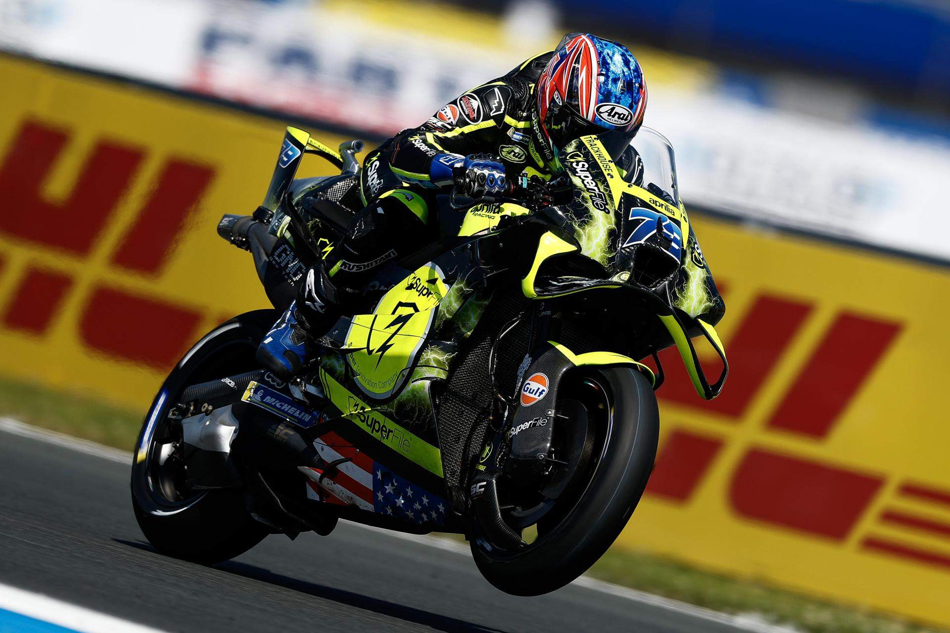 Ogura s’estrena a Assen i el Mundial de MotoGP es posa cap per avall amb nou drama per a Bezzecchi”
