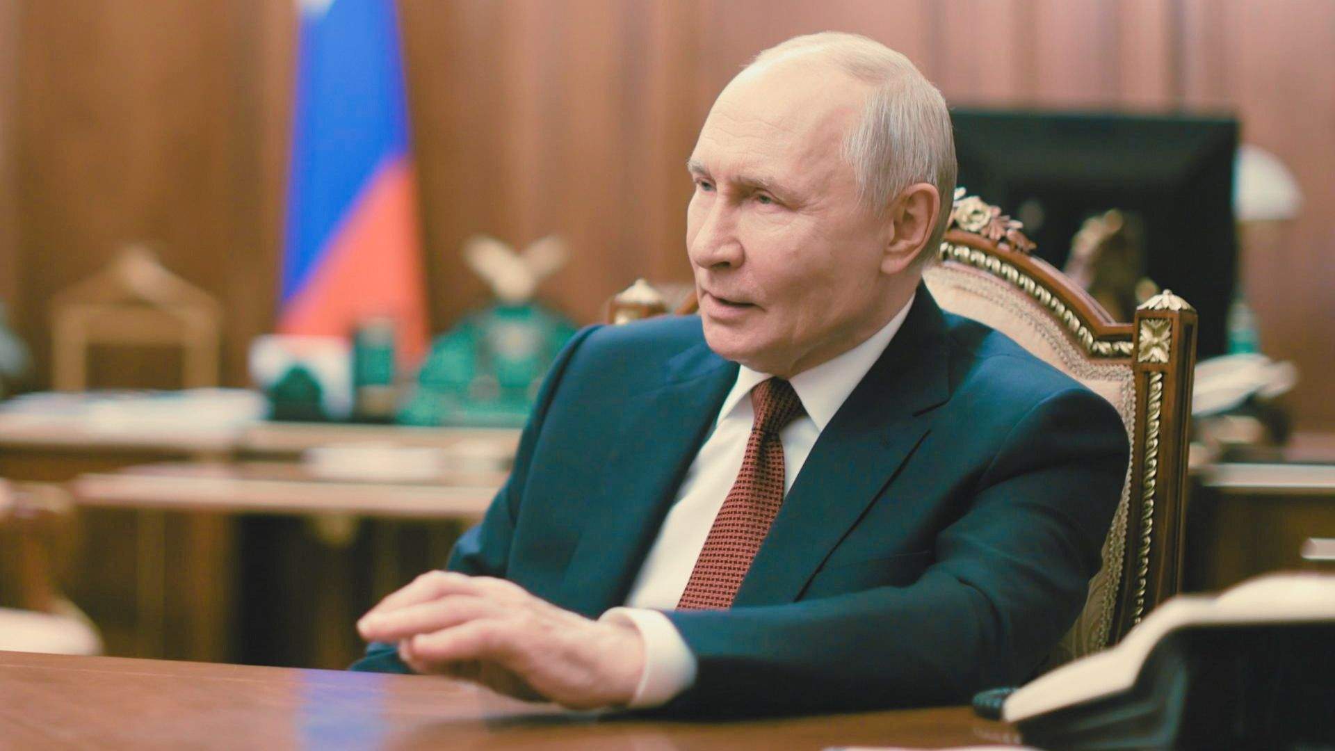 Un exresponsable de la propaganda del Kremlin revela com es van fabricar “gestos heroics” de Putin