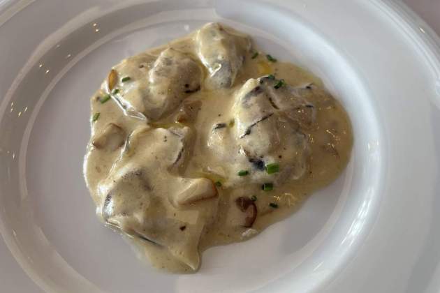 Cocotxes al pil pil del menú aniversari de La Taverna del Mar Foto Oriol Foix Duaigües