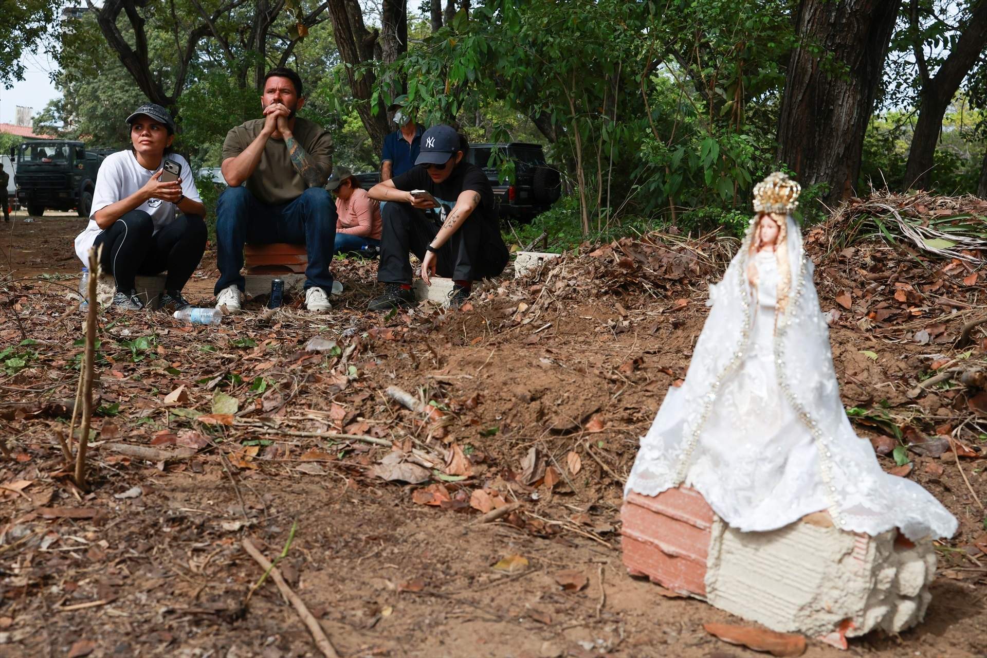 EuropaPress 7629195 28 june 2026 venezuela guaira relatives wait next to statue of the virgin