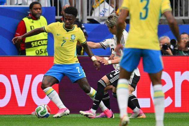 Vinicius, durant el Brasil - Japó al Mundial / Foto: EFE