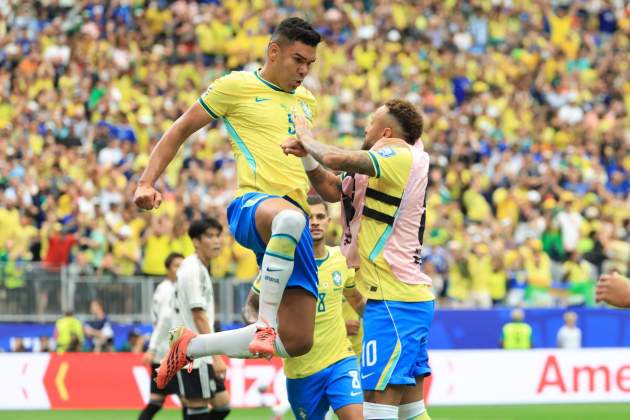 Casemiro marca un gol en un Mundial / Foto: EFE