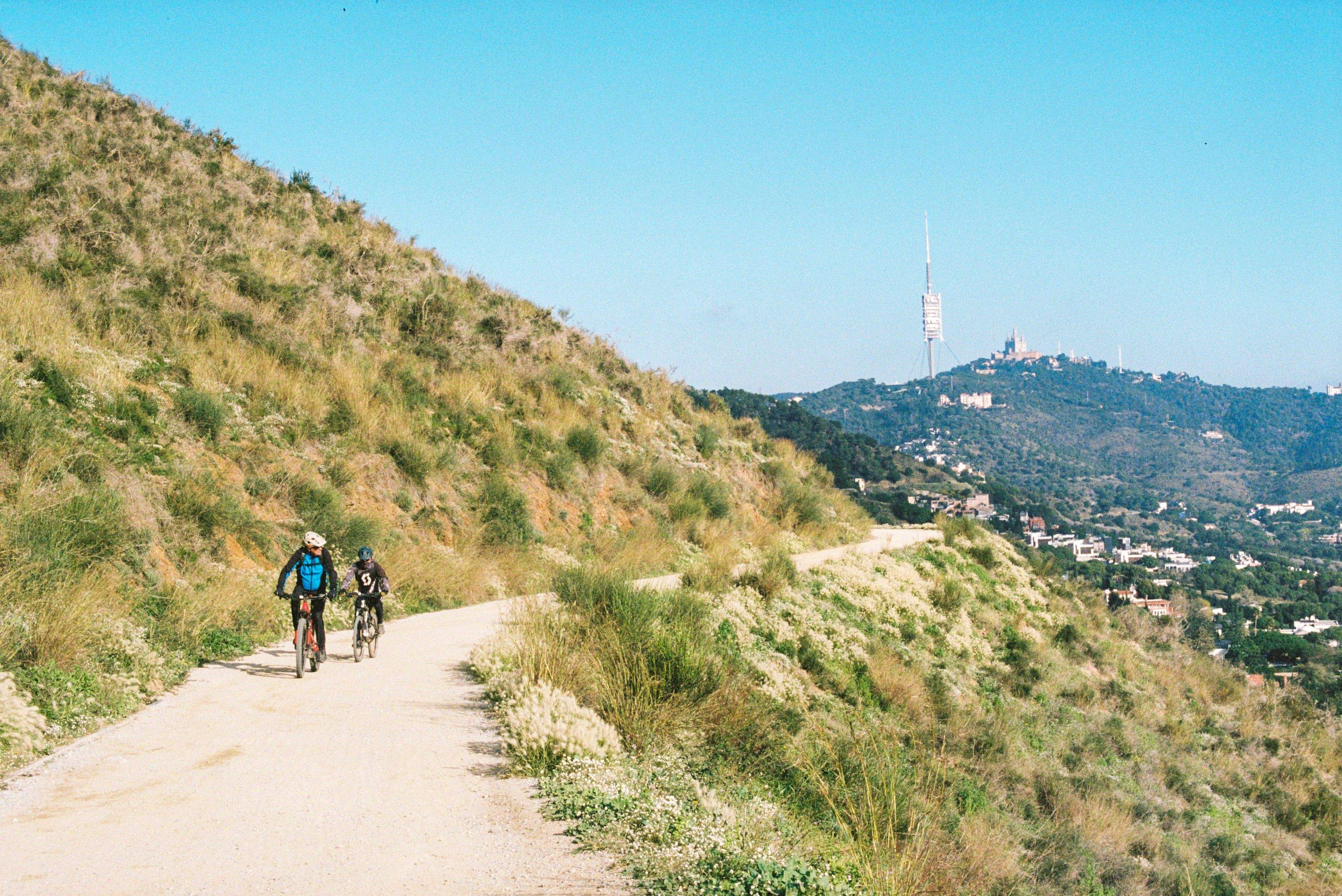 Cinc rutes de senderisme a Barcelona fàcils: pocs quilòmetres i paisatges espectaculars