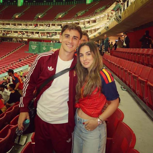 Aurora Páez amb el seu germà Gavi després del partit / Instagram