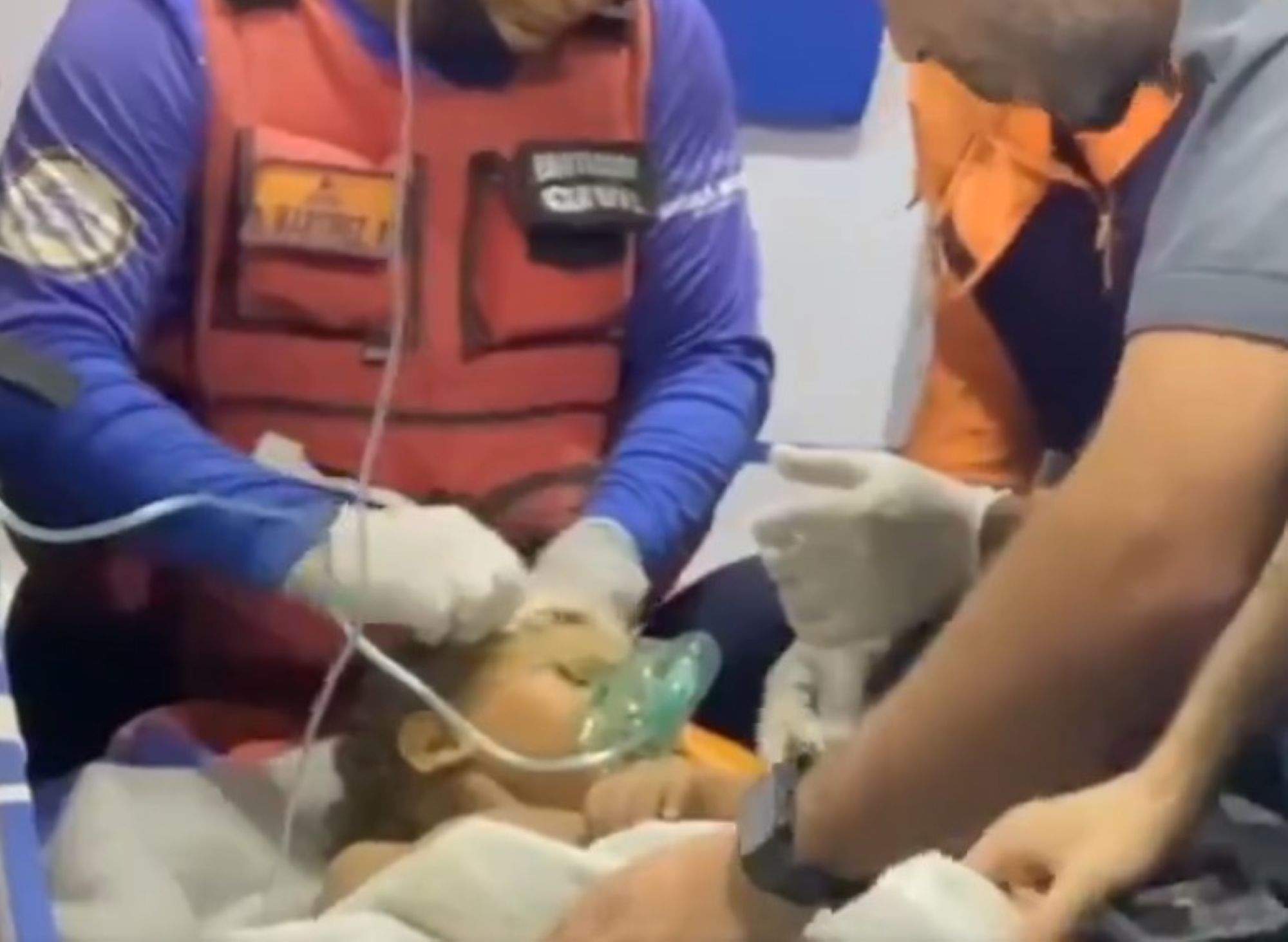 Miracle a Veneçuela: troben viu un nen de tres anys, colgat sota les runes durant sis dies