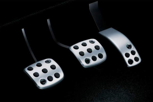 Pedales de un coche Pedales de un coche