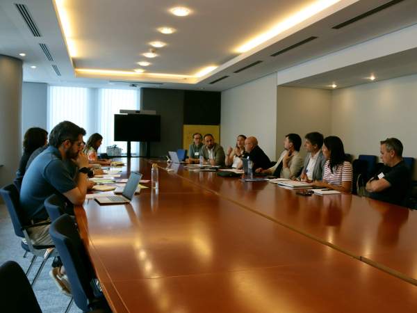 Els membres dels Grups d'Acció Local de Pesca (GALP) en una reunió al Parlament Europeu. Foto: Arnau Planellas / ACN Els membres dels Grups d'Acció Local de Pesca (GALP) en una reunió al Parlament Europeu. Foto: Arnau Planellas / ACN