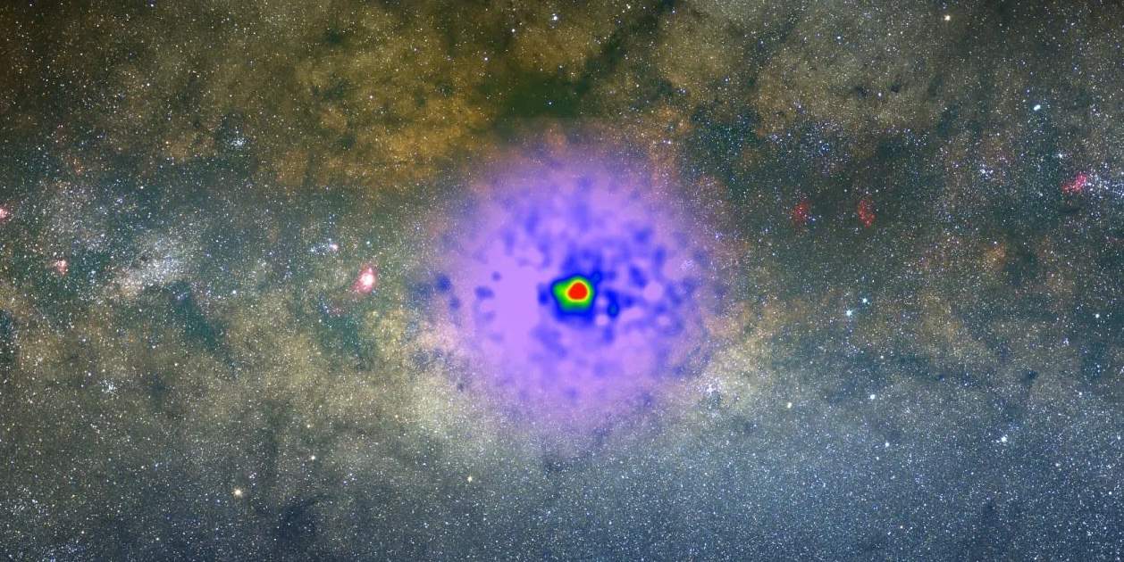 La IA sugiere que el misterioso brillo del centro de la Vía Láctea podría ser materia oscura