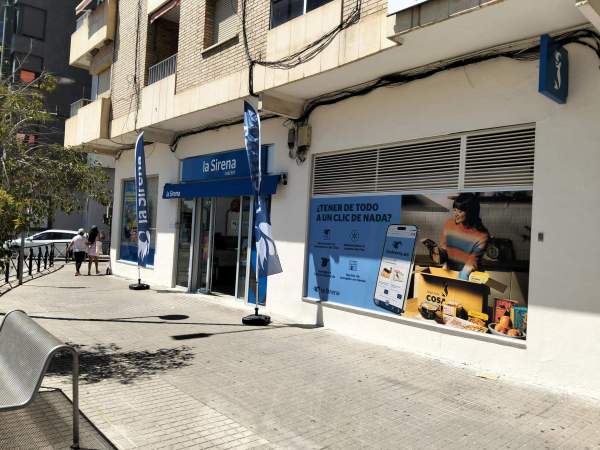 La primera tienda de La Sirena en Aragón, en el municipio de Monzón
