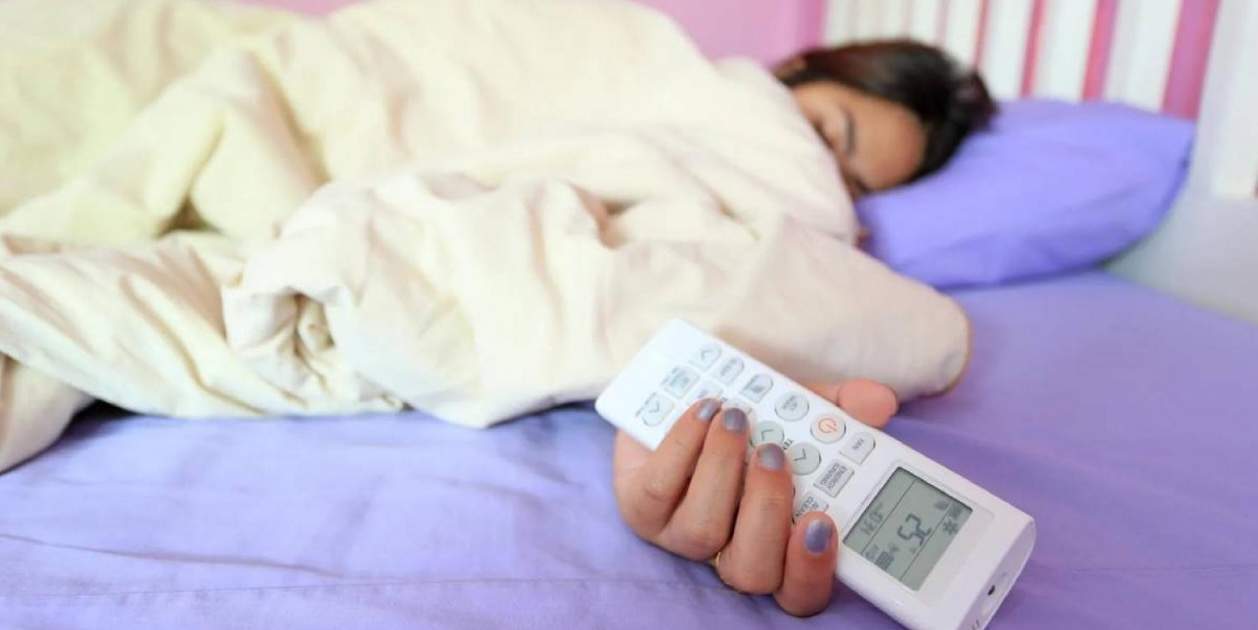 Este es el mejor truco de experto para dormir mejor con el aire acondicionado
