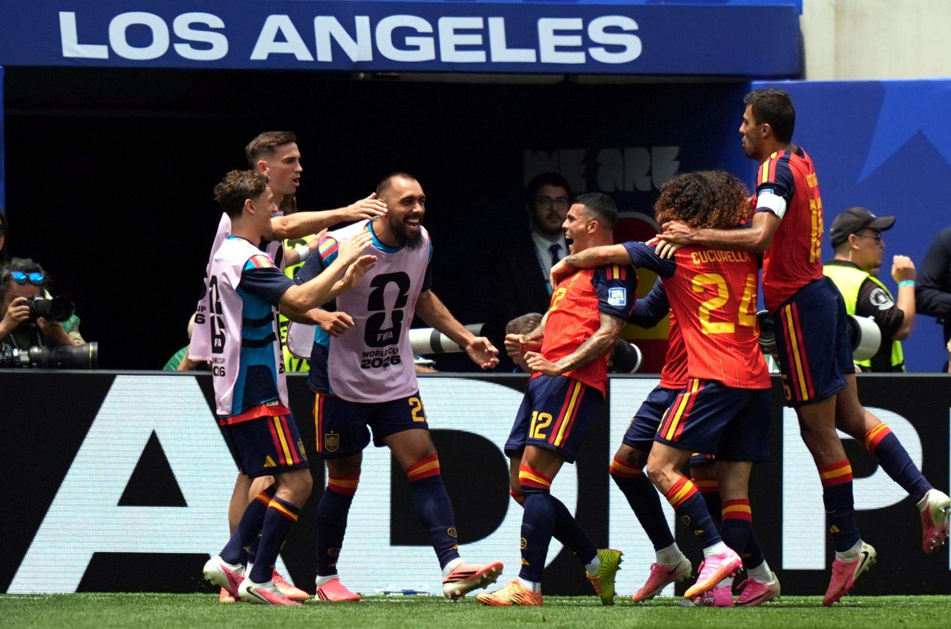 La millor selecció espanyola del Mundial supera Àustria amb solvència (3-0) i accedeix als vuitens de final