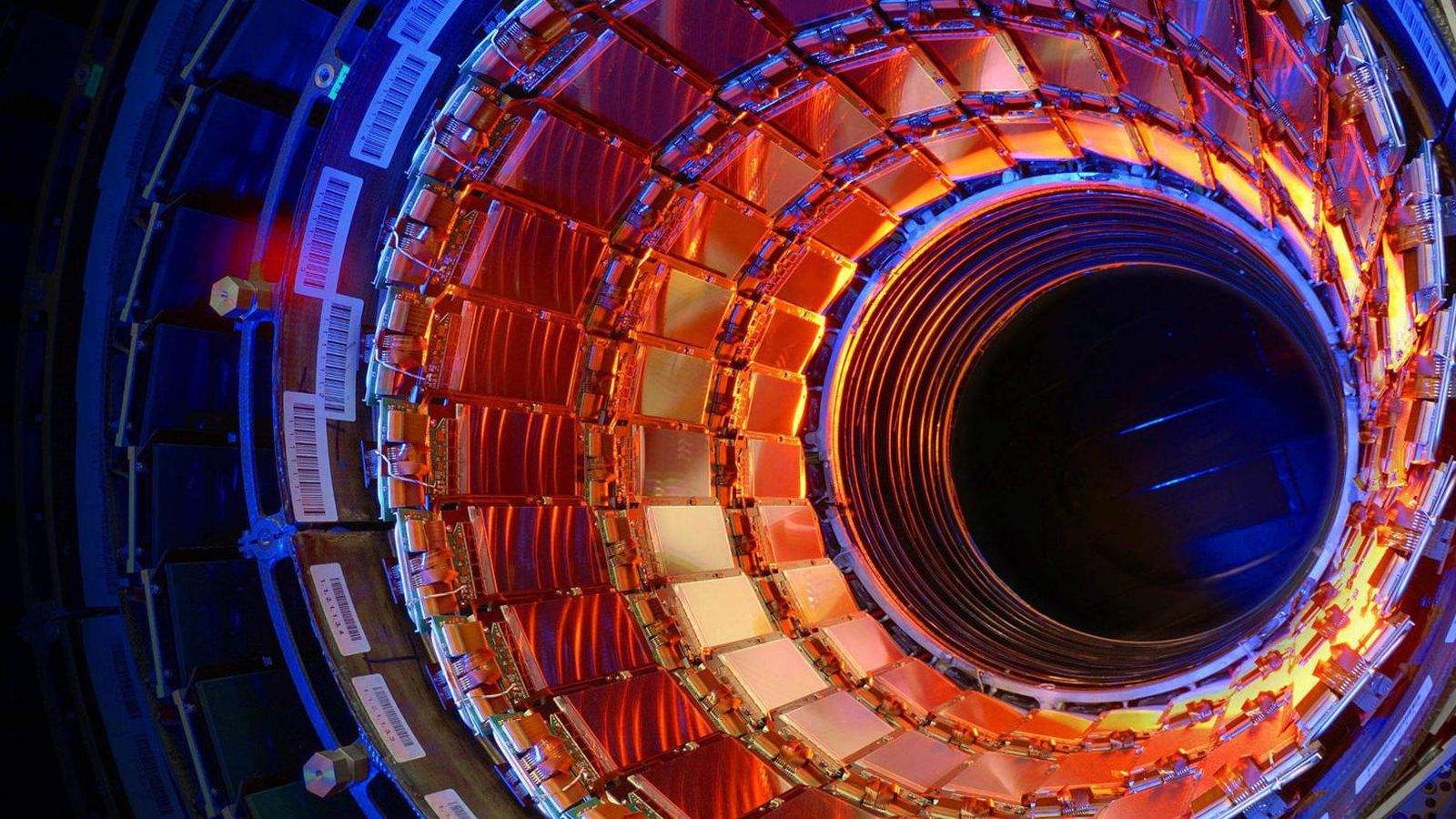 El CERN no ha tancat: per què l'accelerador de partícules més gran del món s'ha aturat temporalment