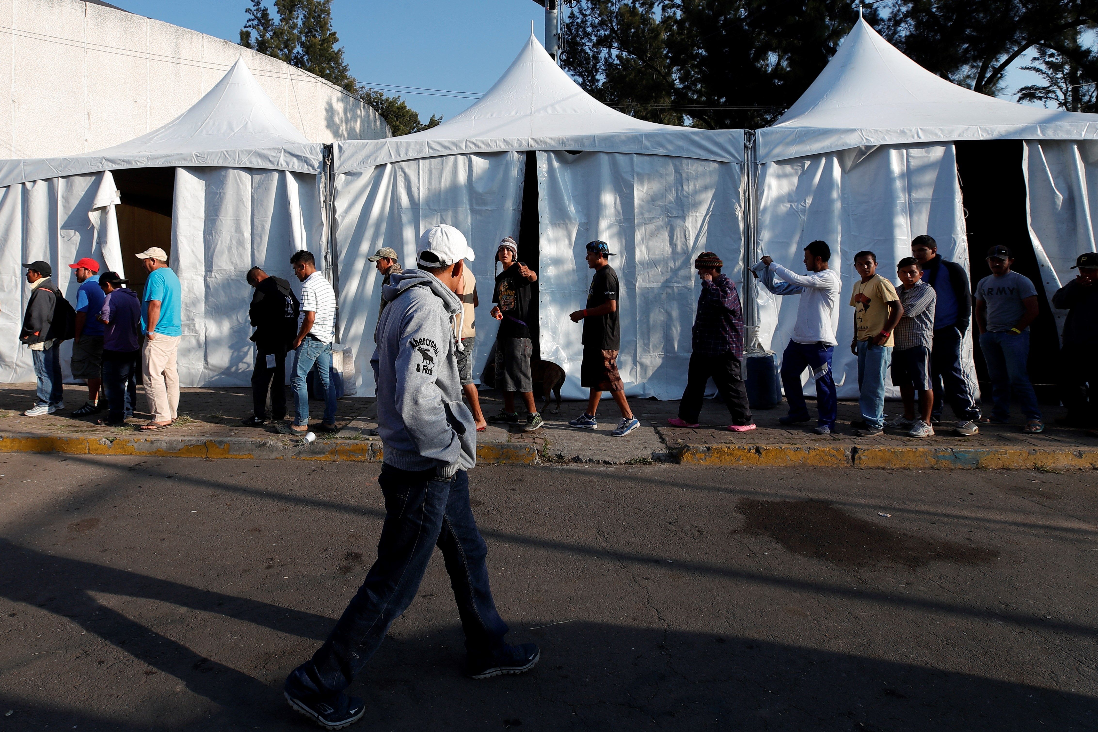 La caravana migrante deja México DF en dirección a los Estados Unidos