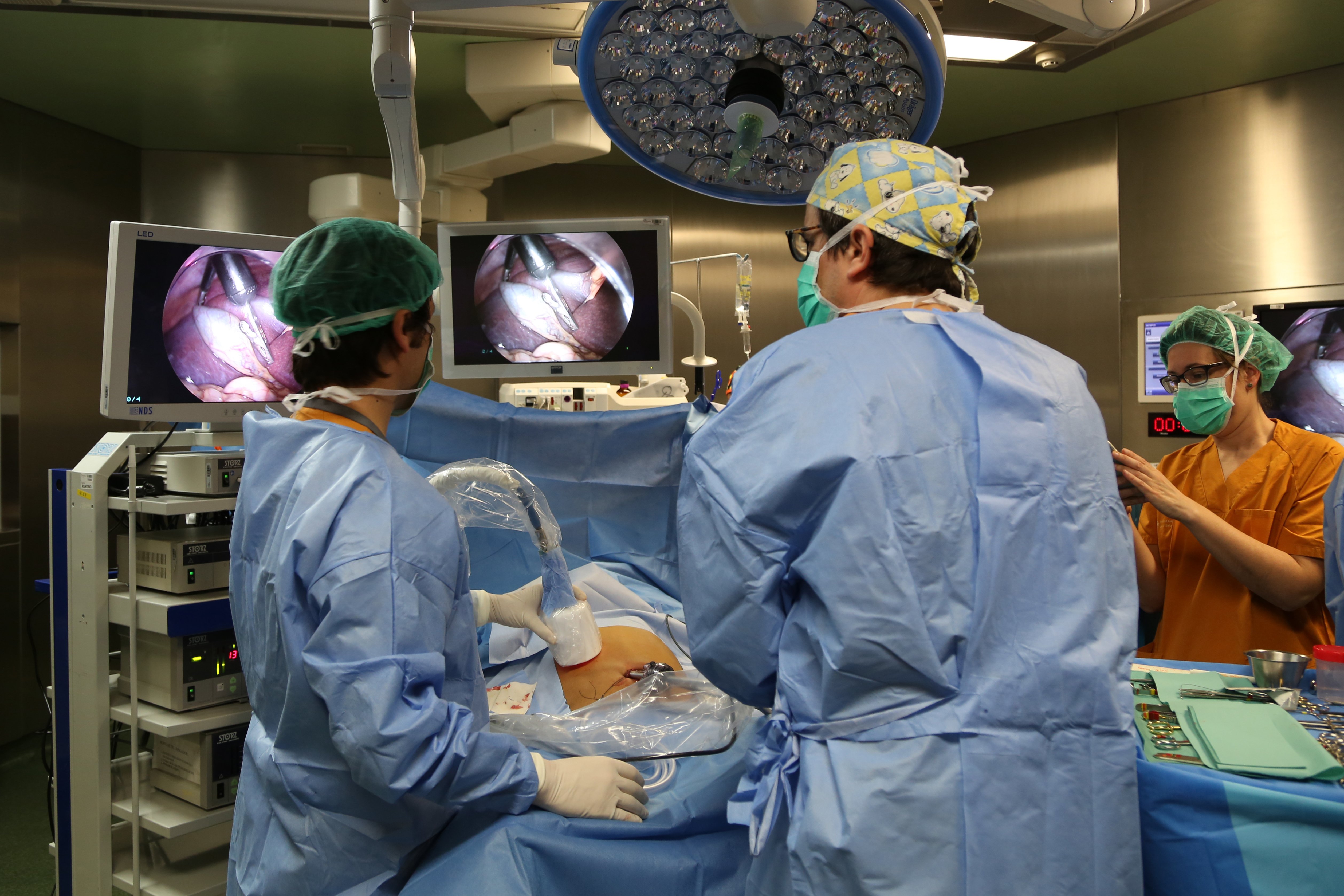 os imans cirugía pediatrica Vall d'Hebron ACN