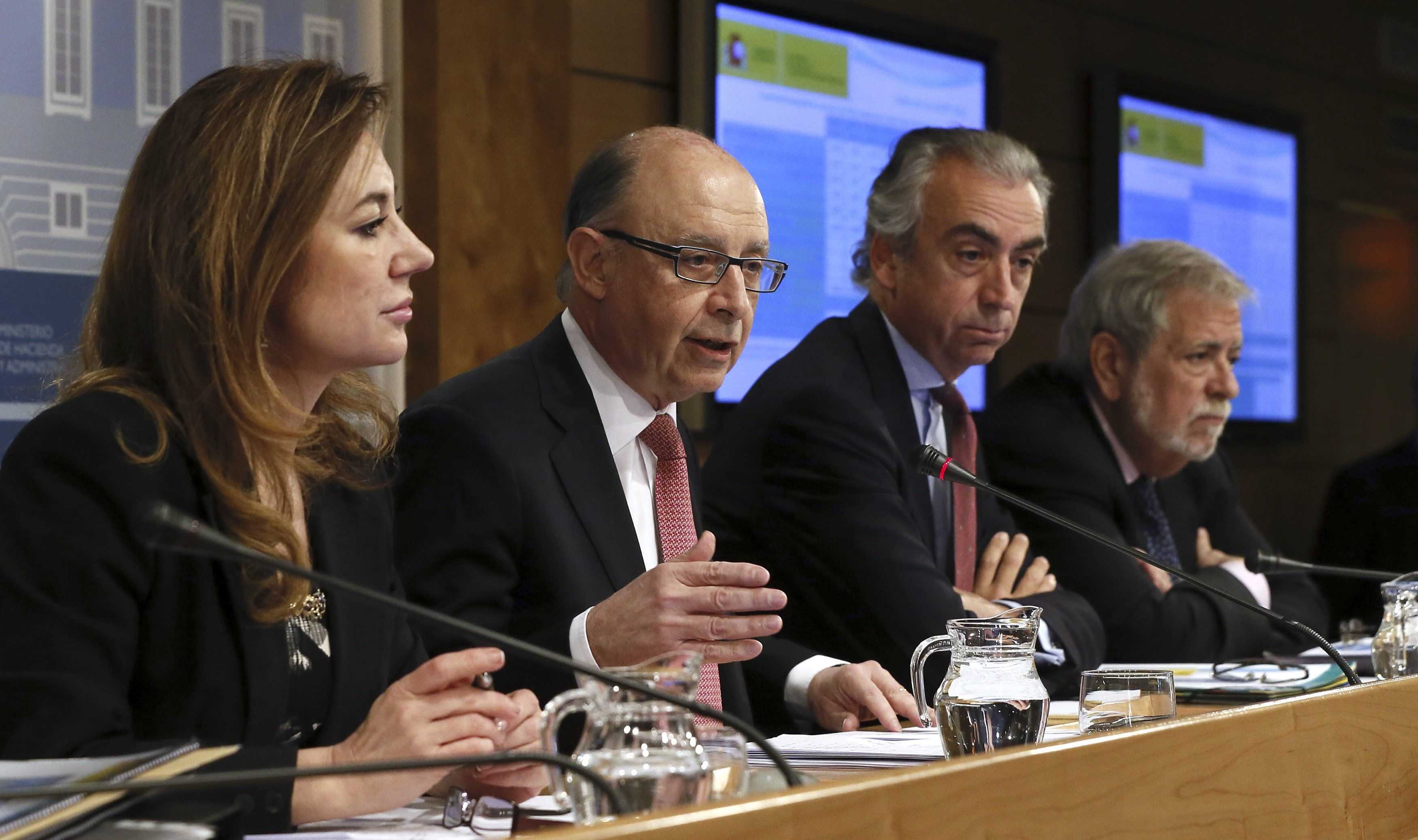 Montoro carga contra Catalunya por el incumplimiento del déficit público