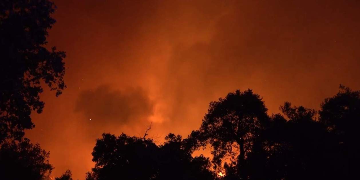 Calonge Incendi El incendio de la Bisbal continúa quemando, llega a urbanizaciones de ...