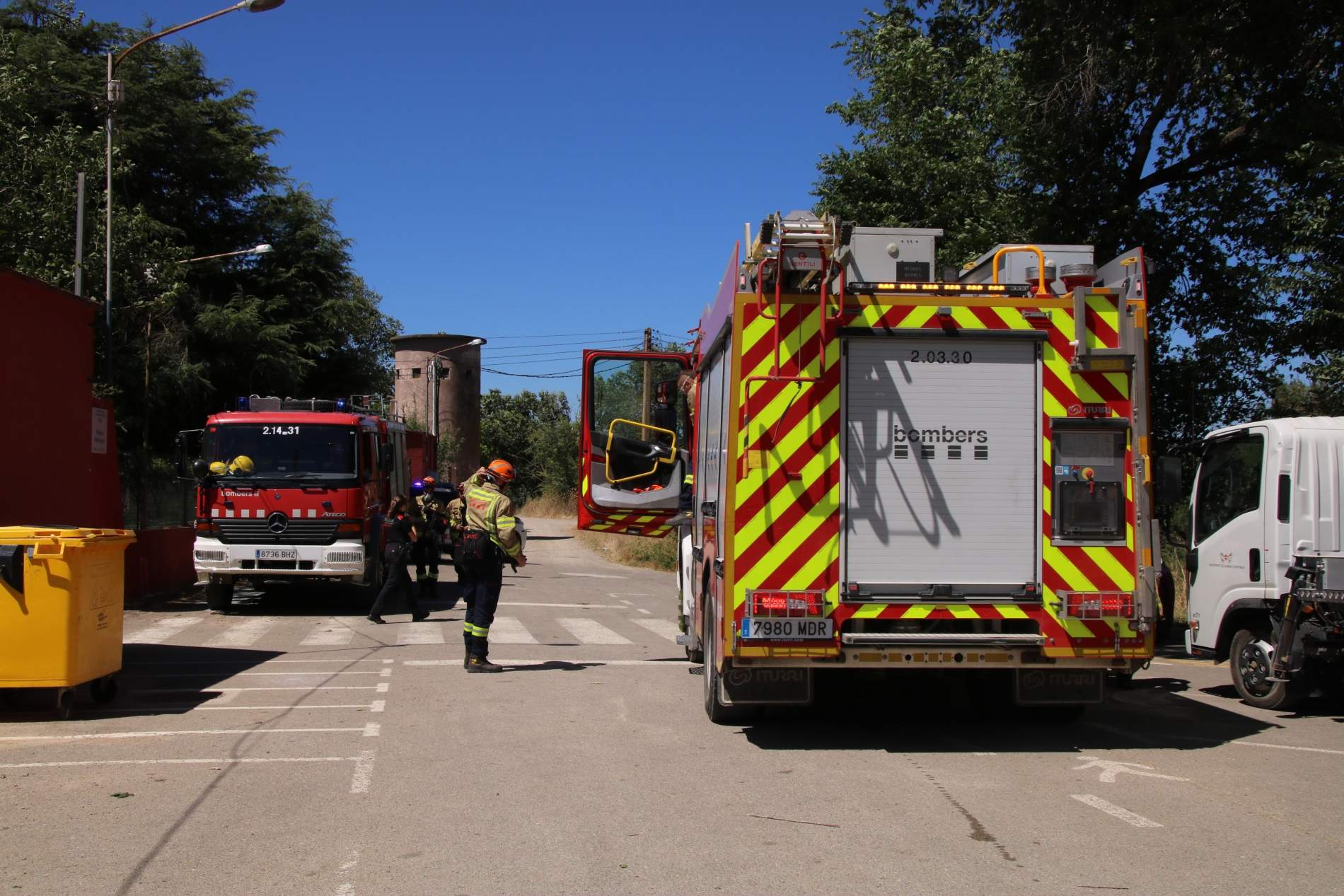 Se levanta el confinamiento en los municipios afectados por el incendio de Les Gavarres, ya estabilizado