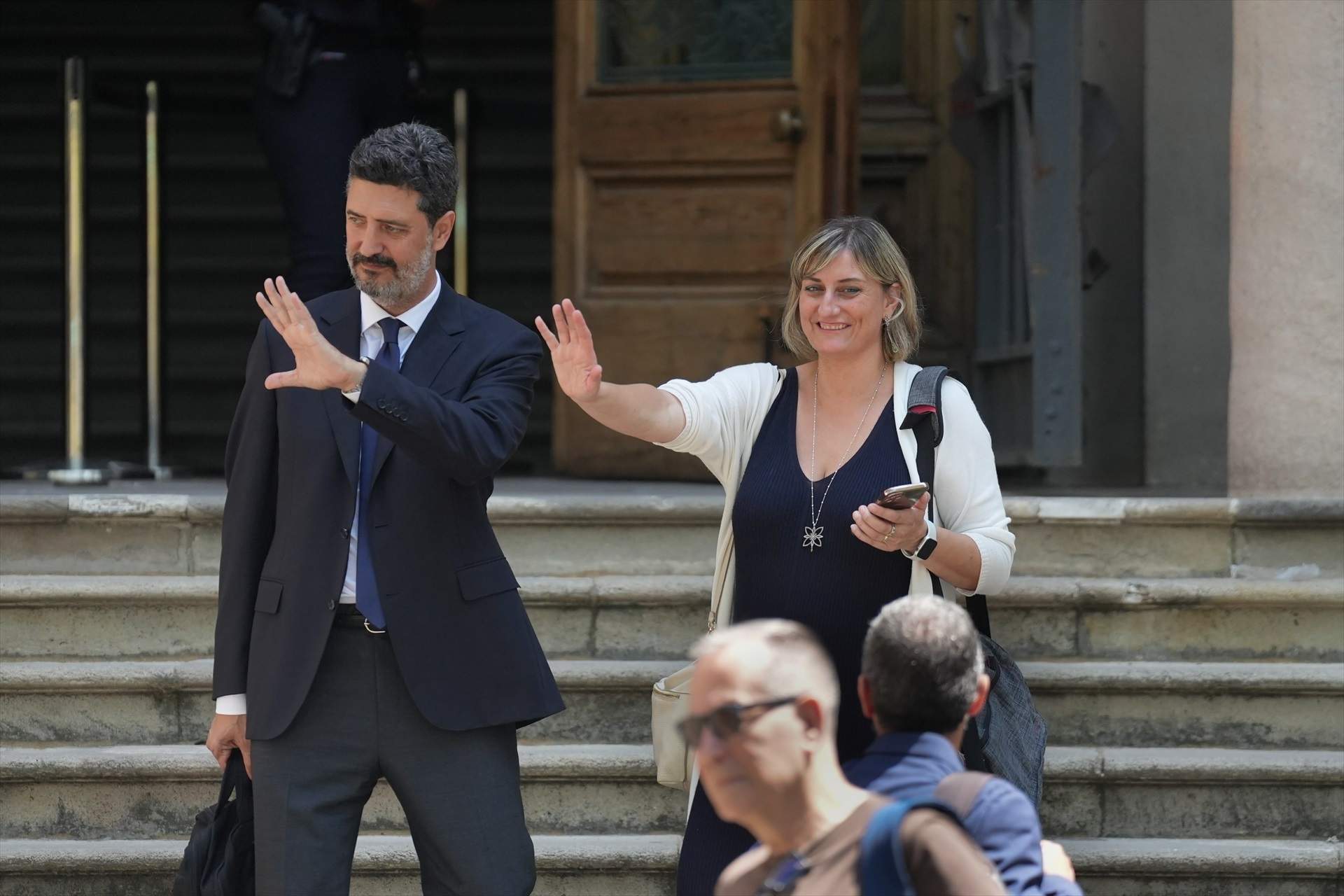Una excàrrec de Salut assenyala Vergés com l'única responsable d'aturar la vacunació dels policies