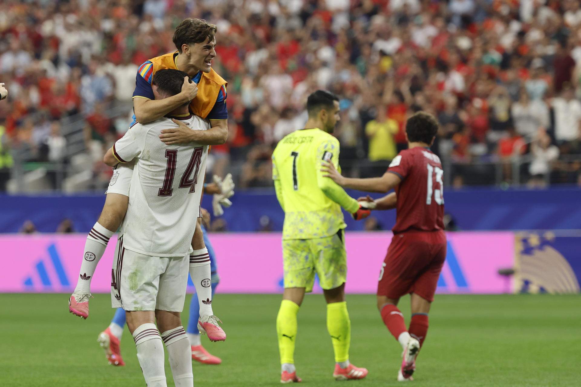 Laporte, en l'equació, però amb una alternativa que, per a molts, és fins i tot millor per al Barça