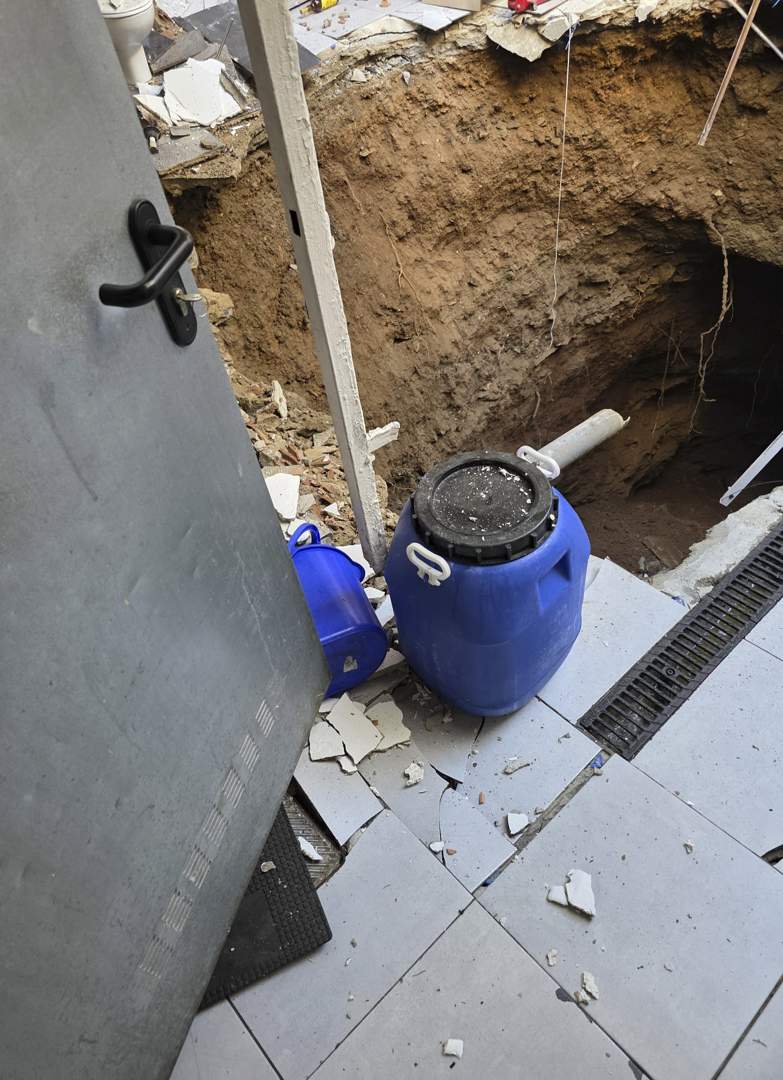 Al menos un vecino cercano al socavón del Putxet había alertado a Territori por fisuras